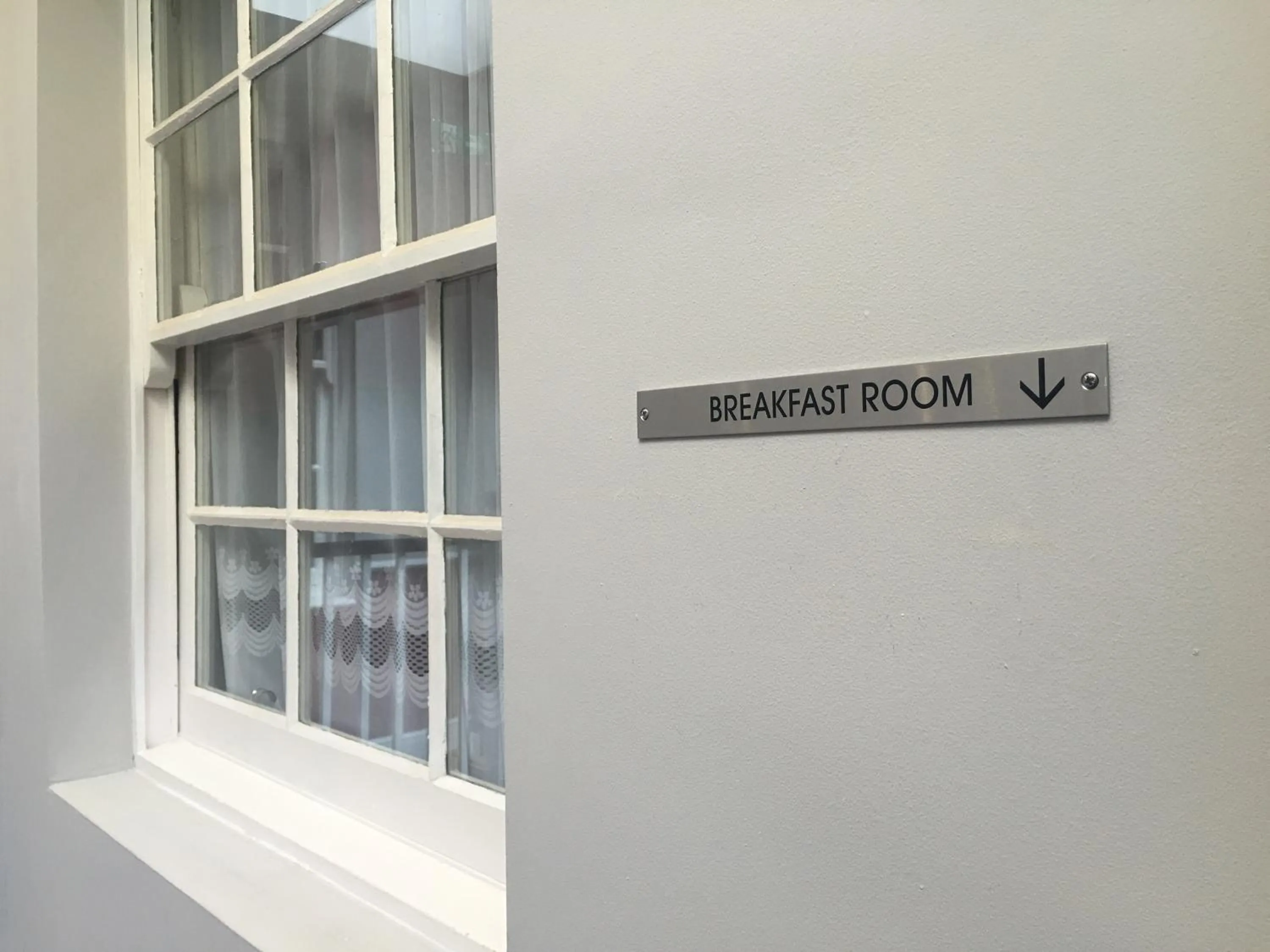 Area and facilities in Royal Cambridge Hotel