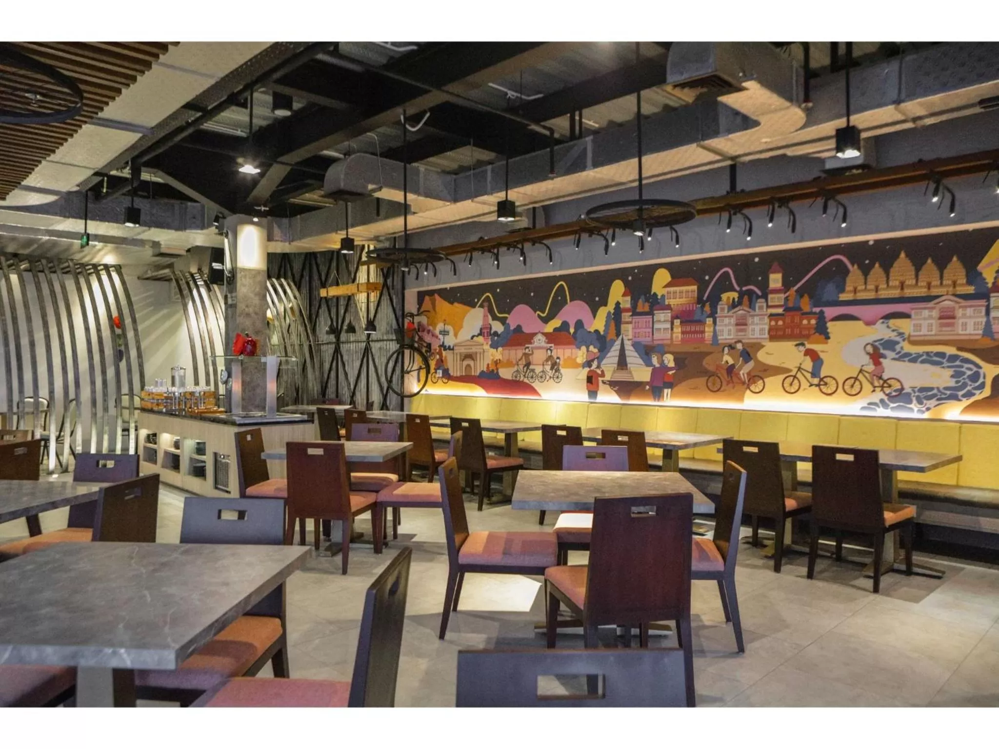 Restaurant/places to eat in Malyabhara Hotel