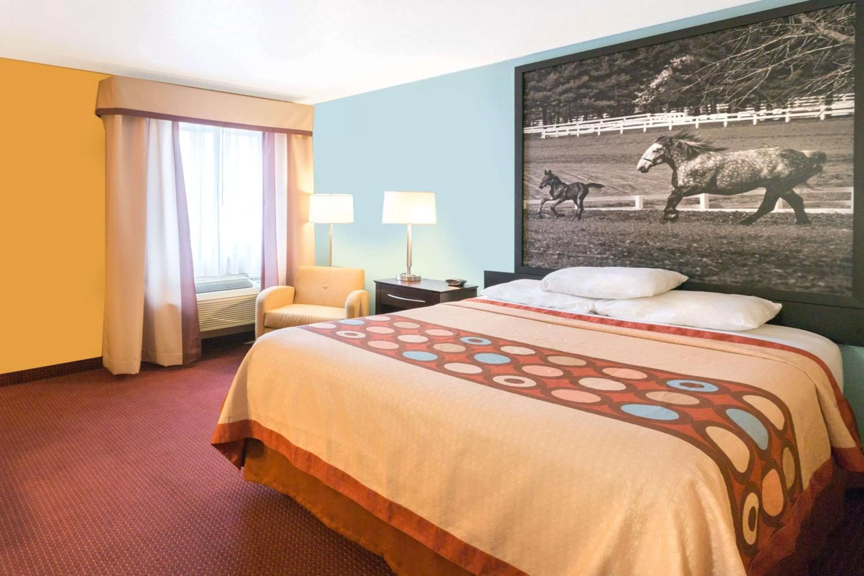 Photo of the whole room, Bed in Super 8 by Wyndham Richmond