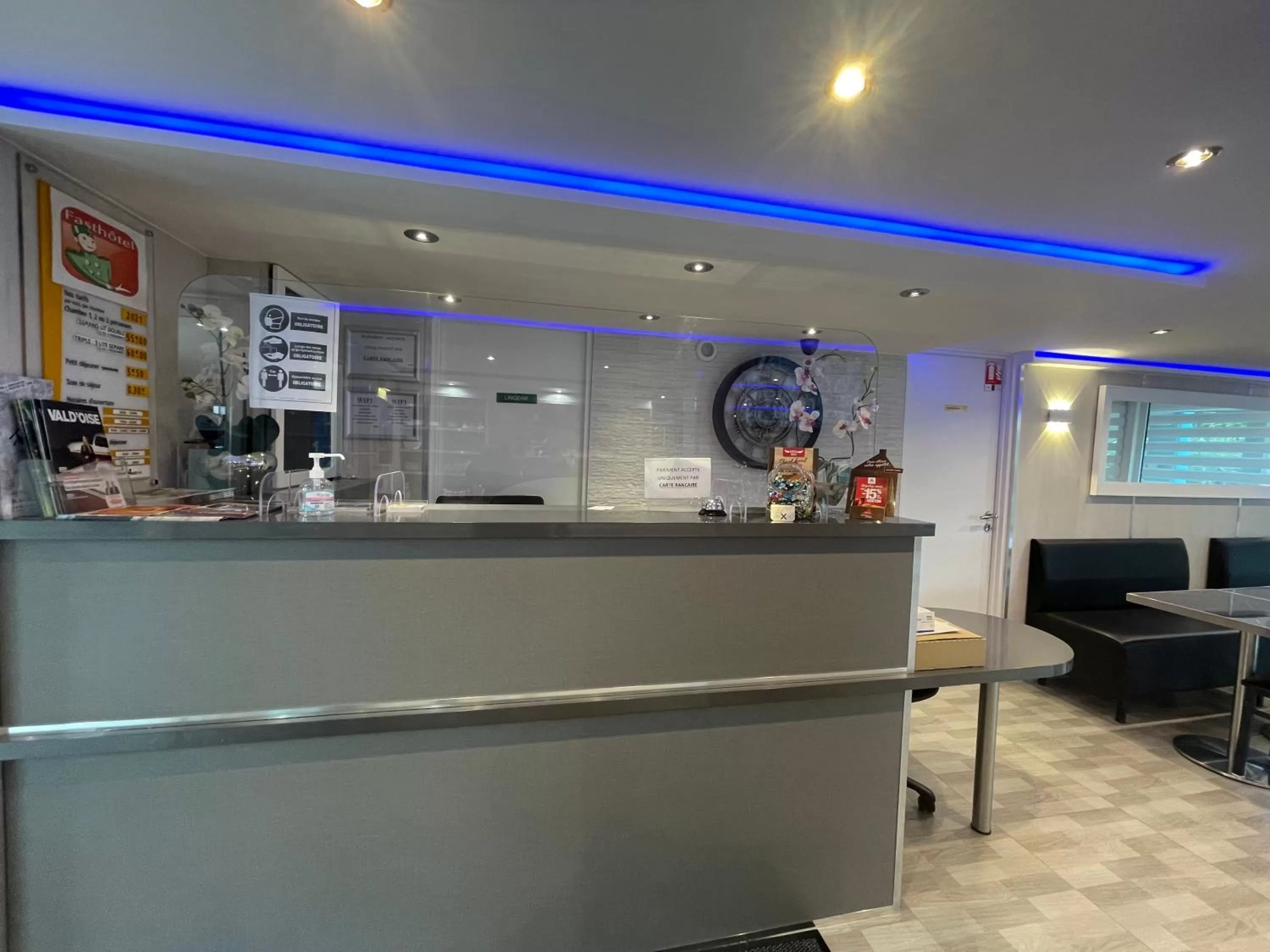 Lobby or reception in Fasthotel Roissy - Saint-Witz