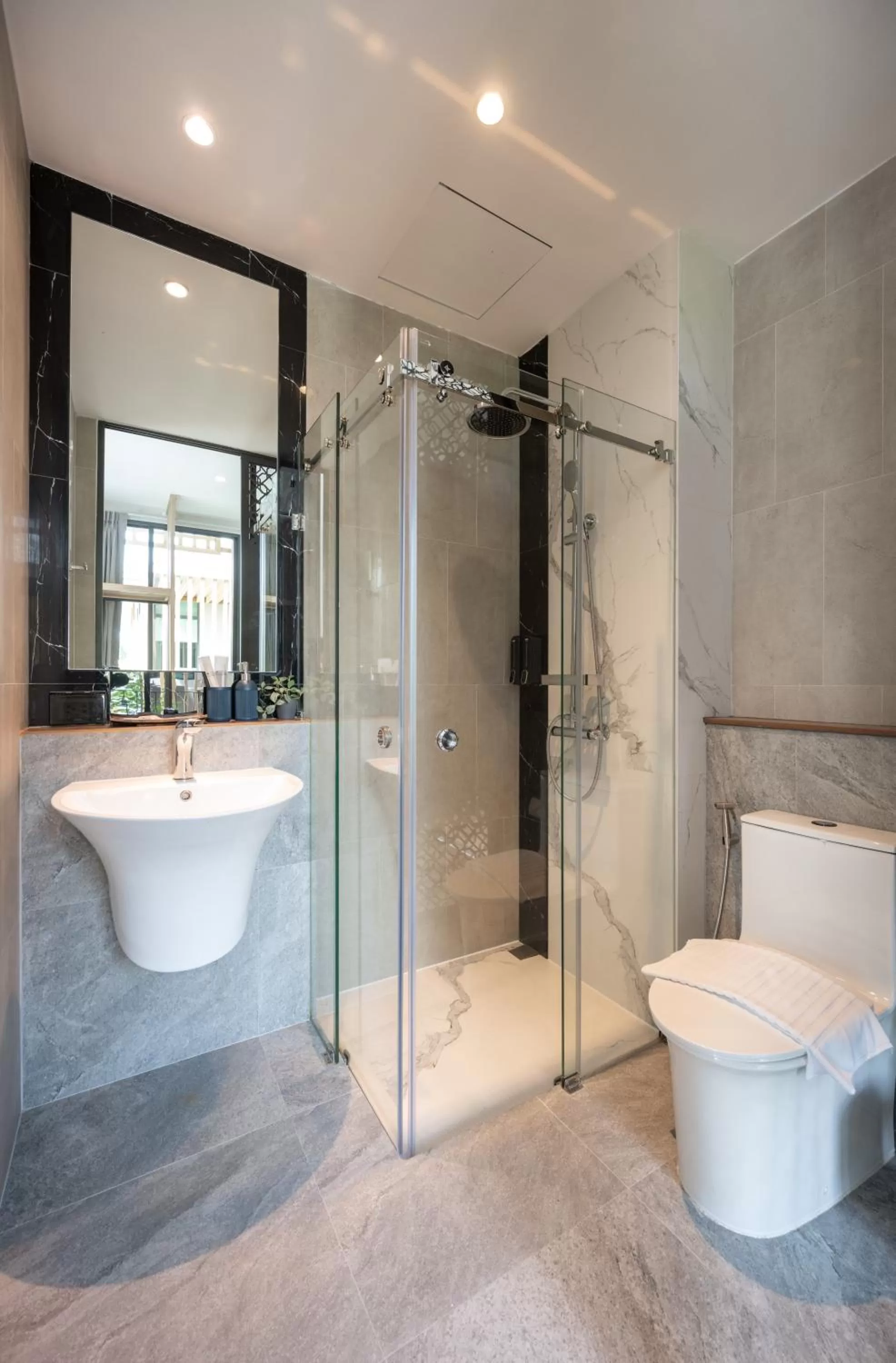 Shower in SHAN Villas Sukhumvit