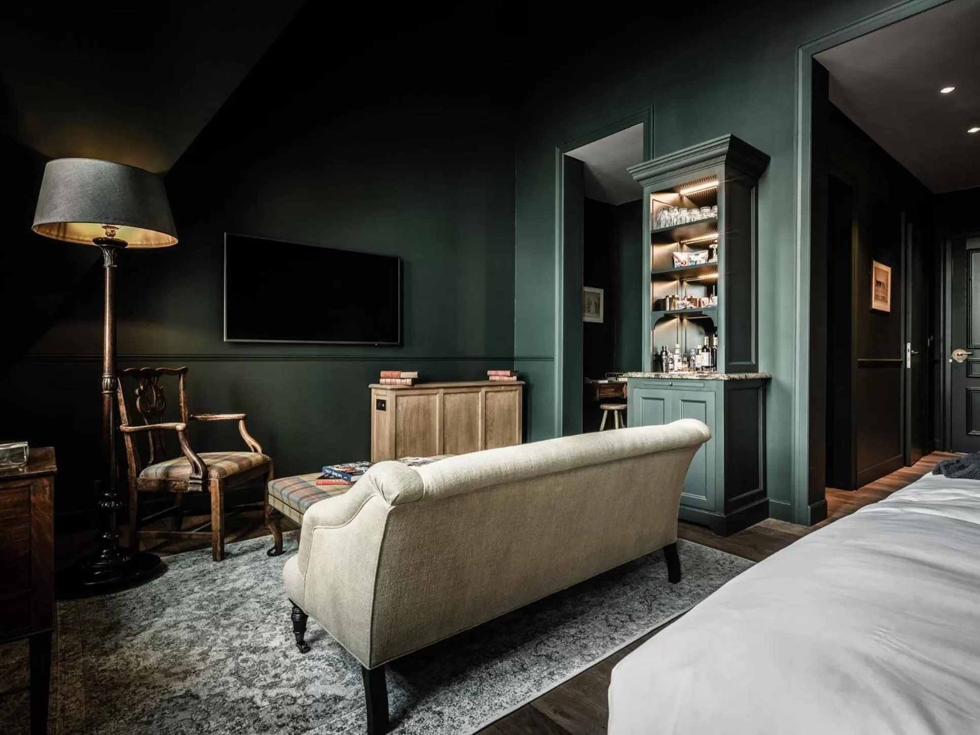 TV and multimedia, Bed in 1898 The Post