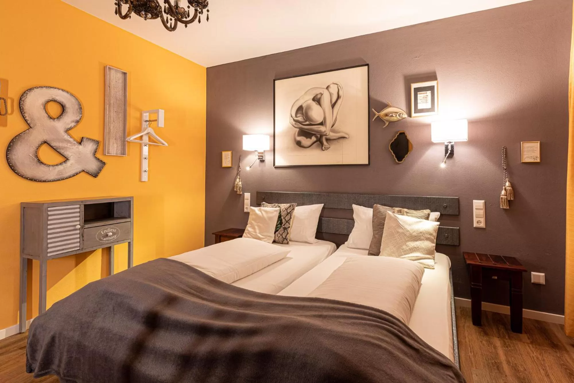 Bed in Hotel Restaurant Grüner Baum und Altes Tor