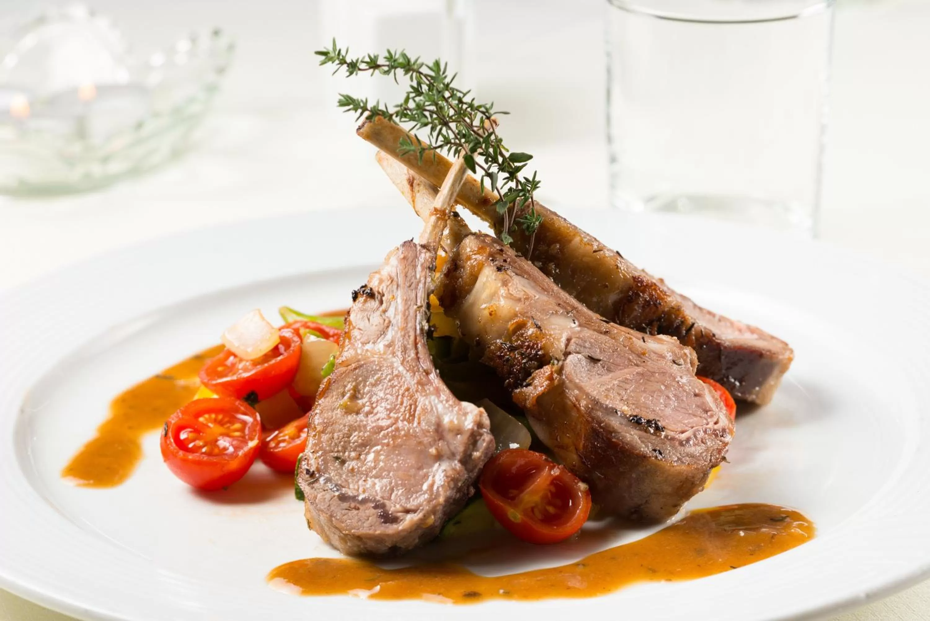 Restaurant/places to eat in Hotel Diana