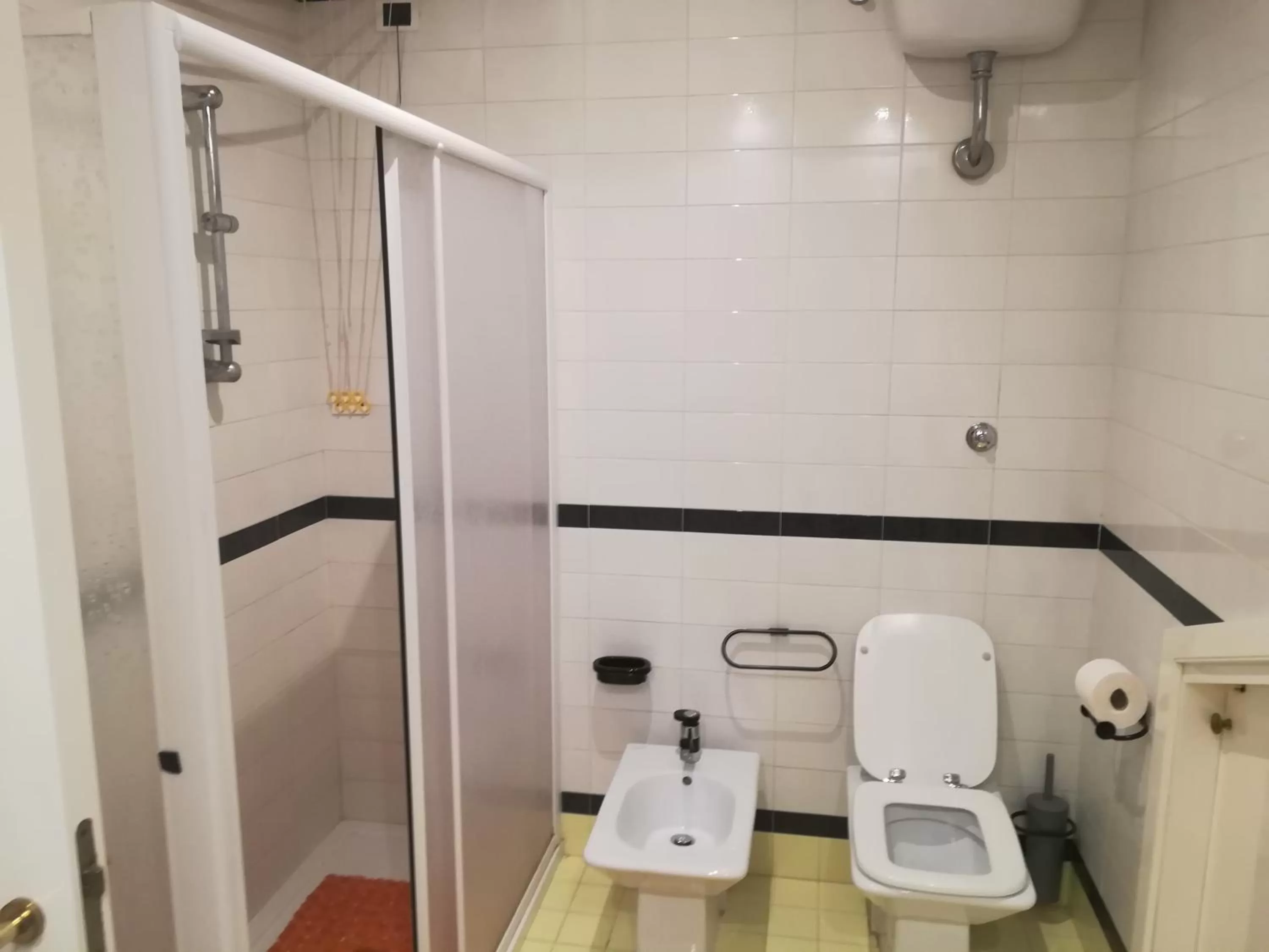 Bathroom in Villa Linda Bed And Breakfast