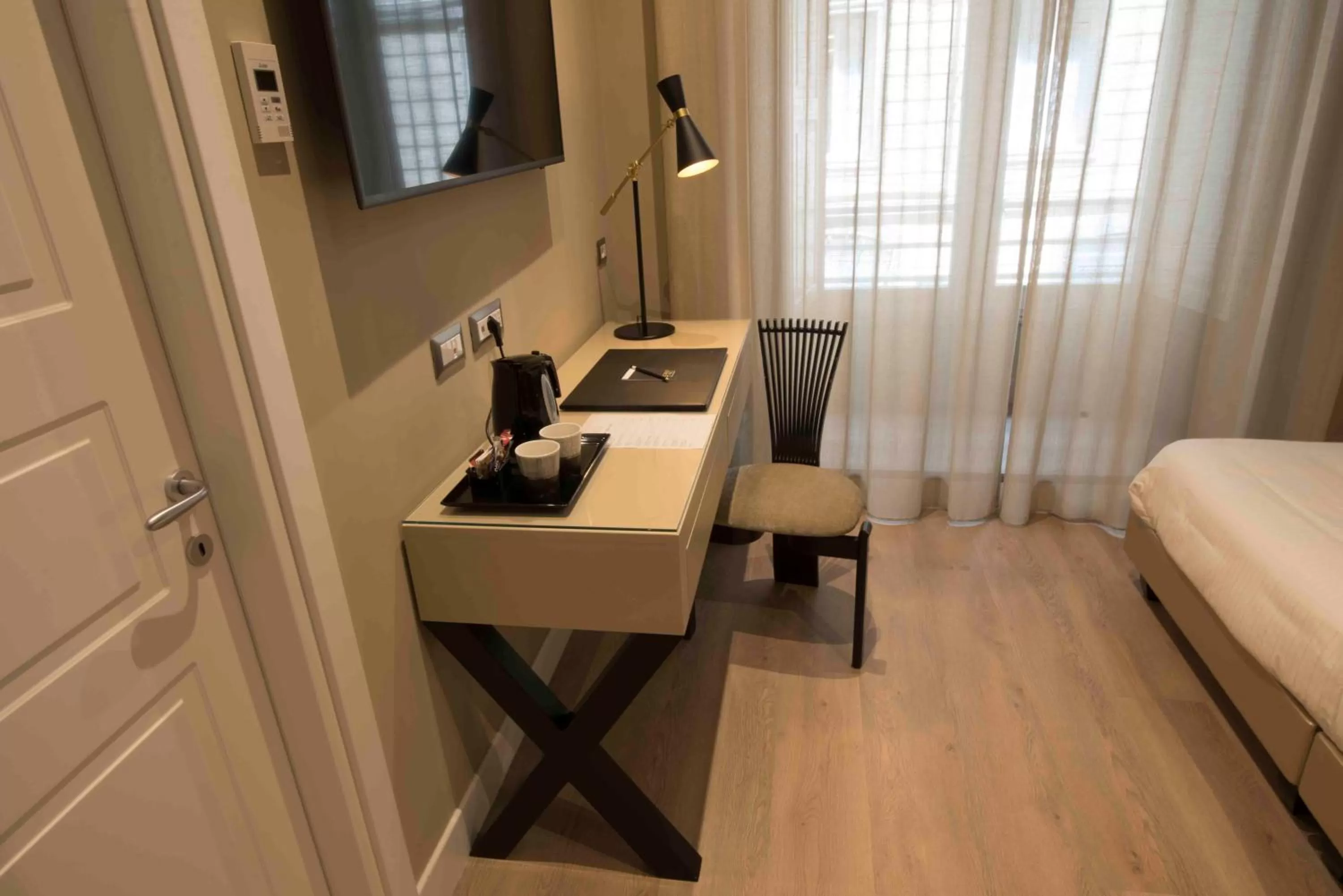 Coffee/tea facilities, Bed in Caruso Place Luxury Rooms & Suites