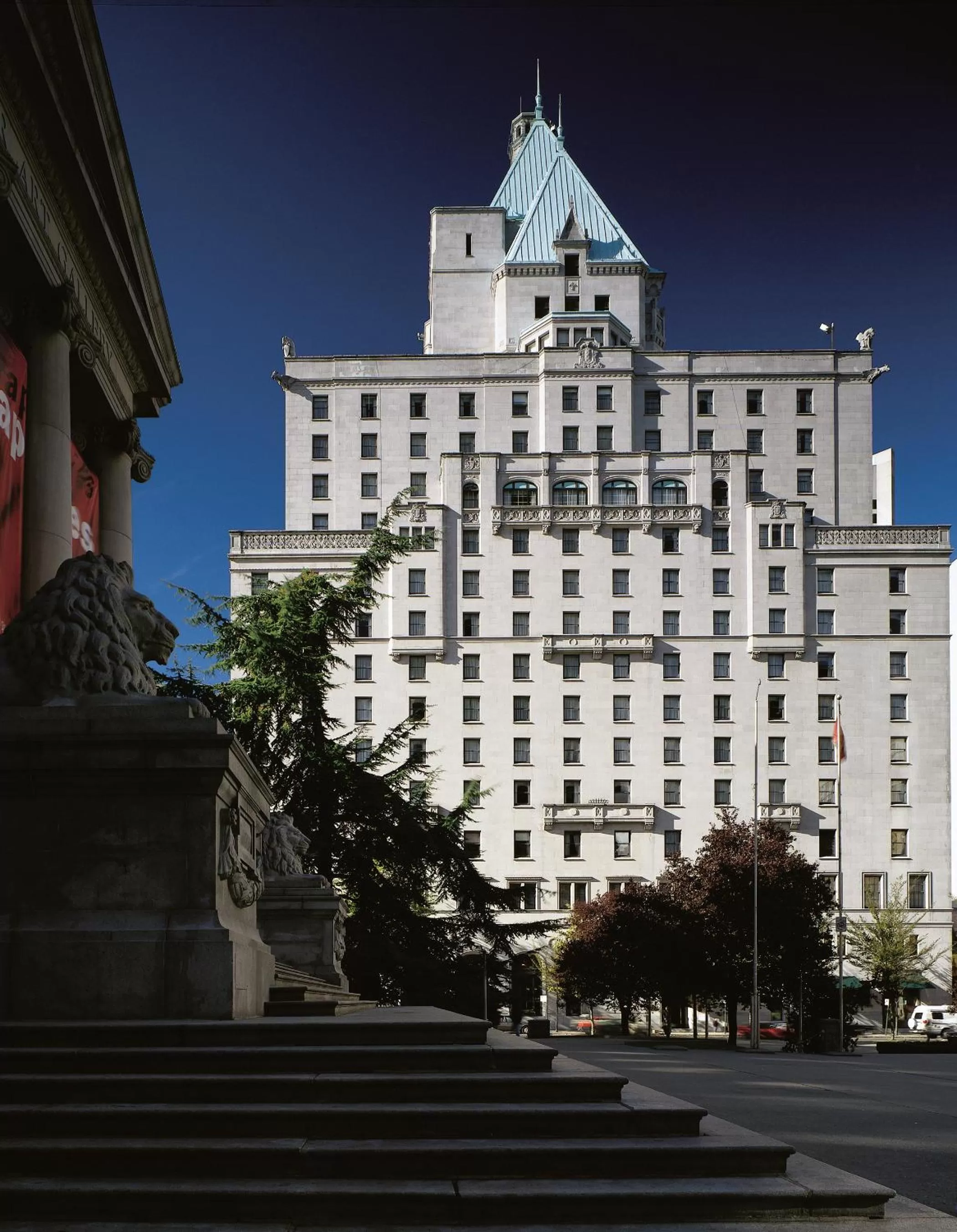 Facade/entrance in Fairmont Hotel Vancouver