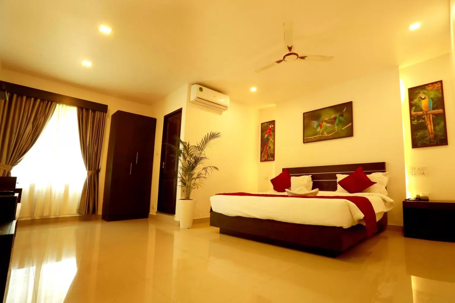 Bedroom, Bed in ORFILA INN Airport Hotel