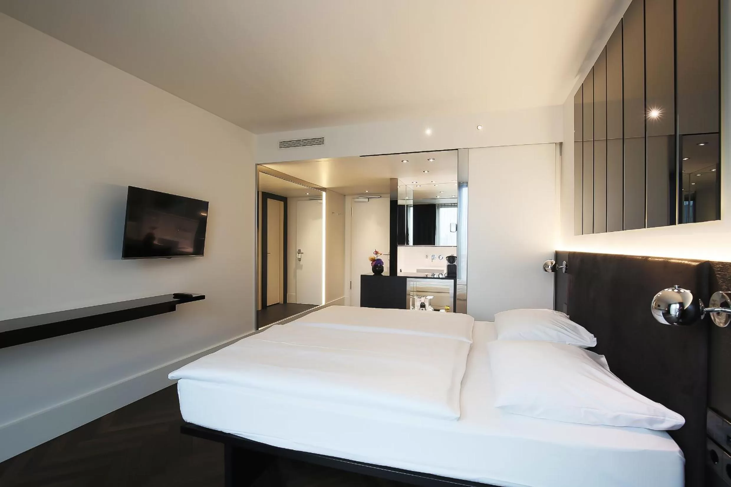 Photo of the whole room, Bed in Hotel AMANO Grand Central