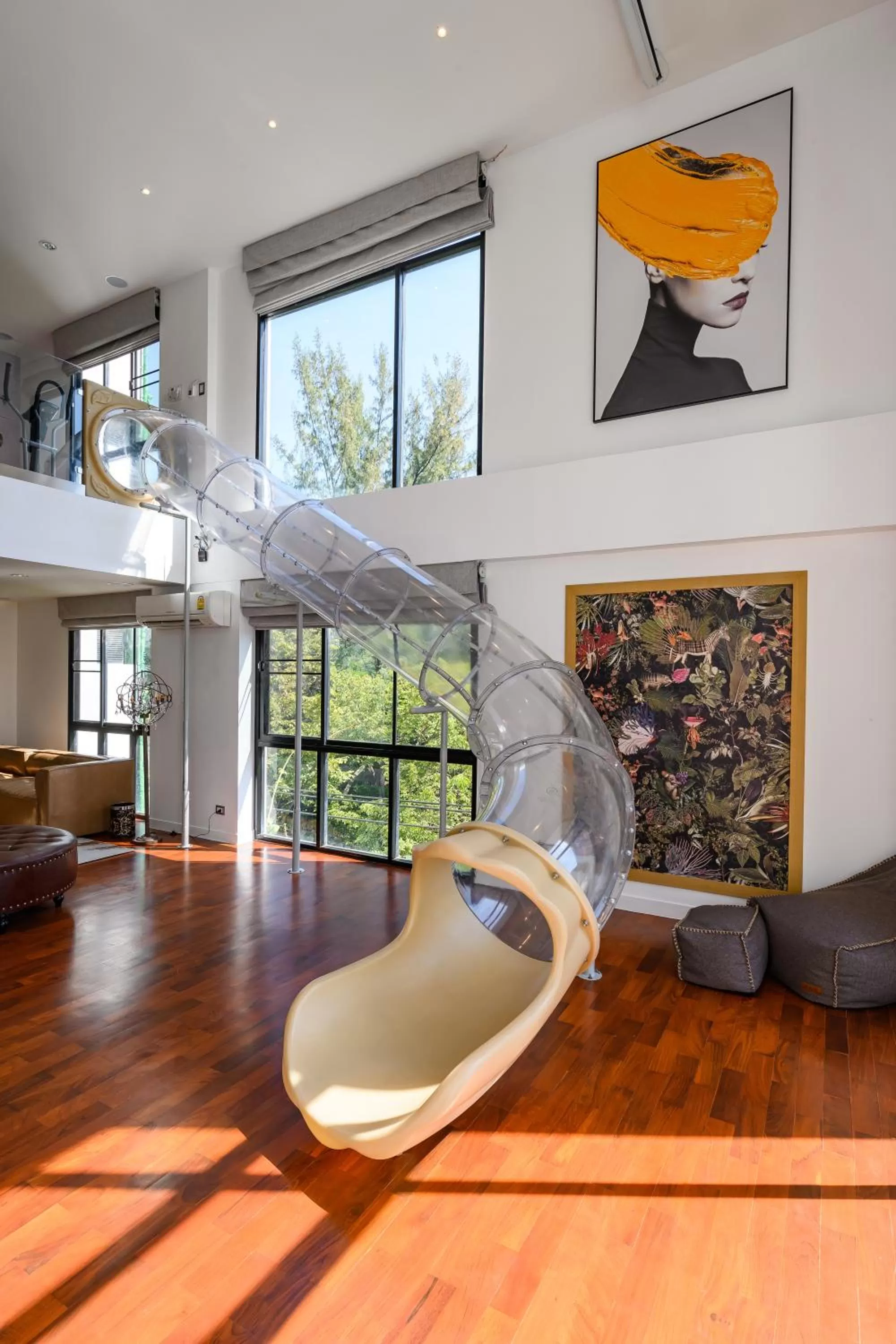 Living room in Benviar Tonson Residence