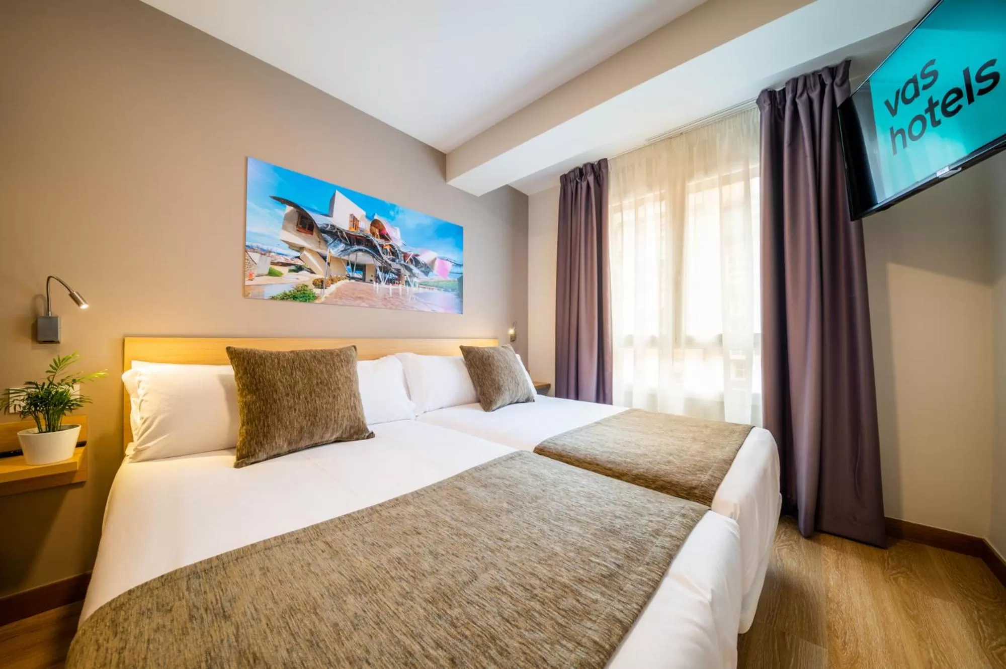 Bedroom, Bed in Hotel Vas Vitoria AutoCheckIn