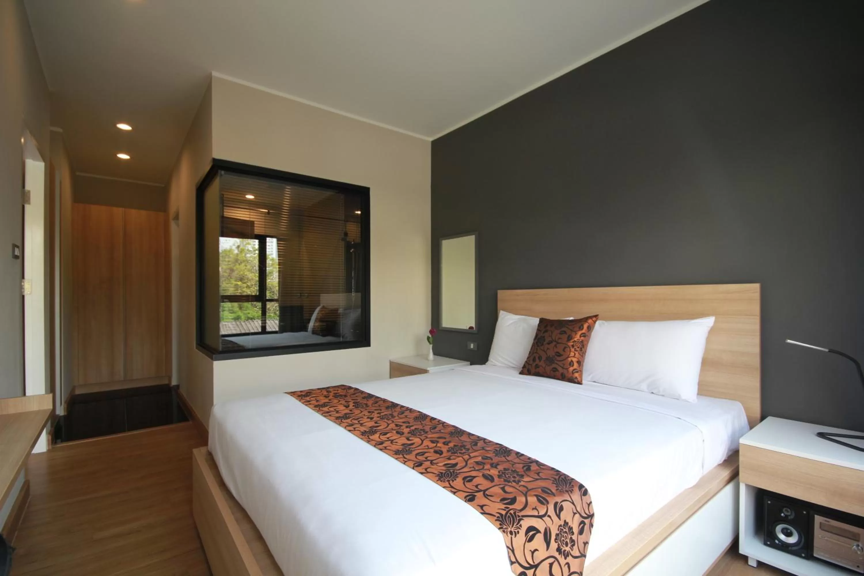 Bedroom, Bed in Sereine Sukhumvit 39