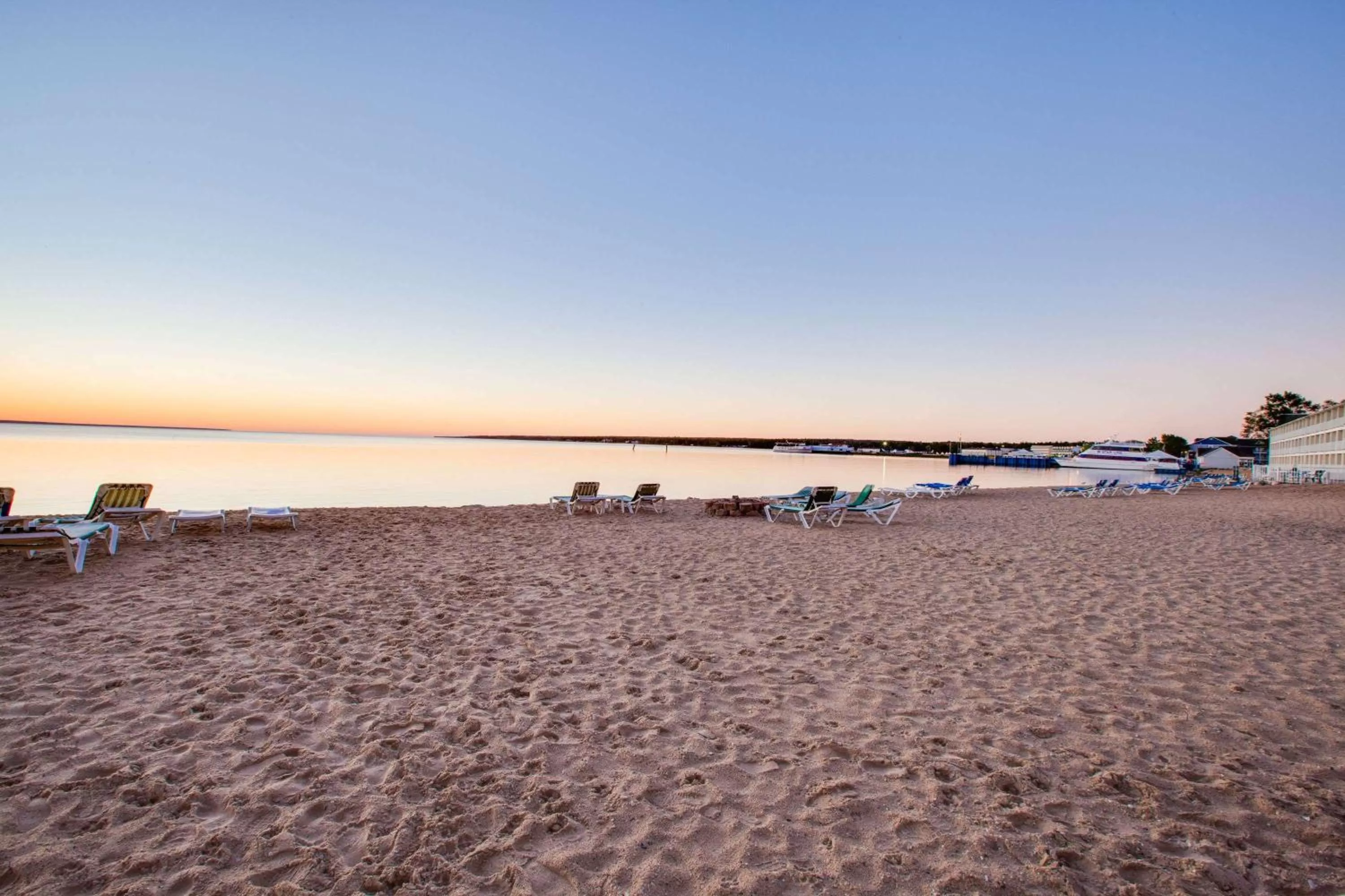 Off site in Super 8 Beachfront by Wyndham Mackinaw City, MI