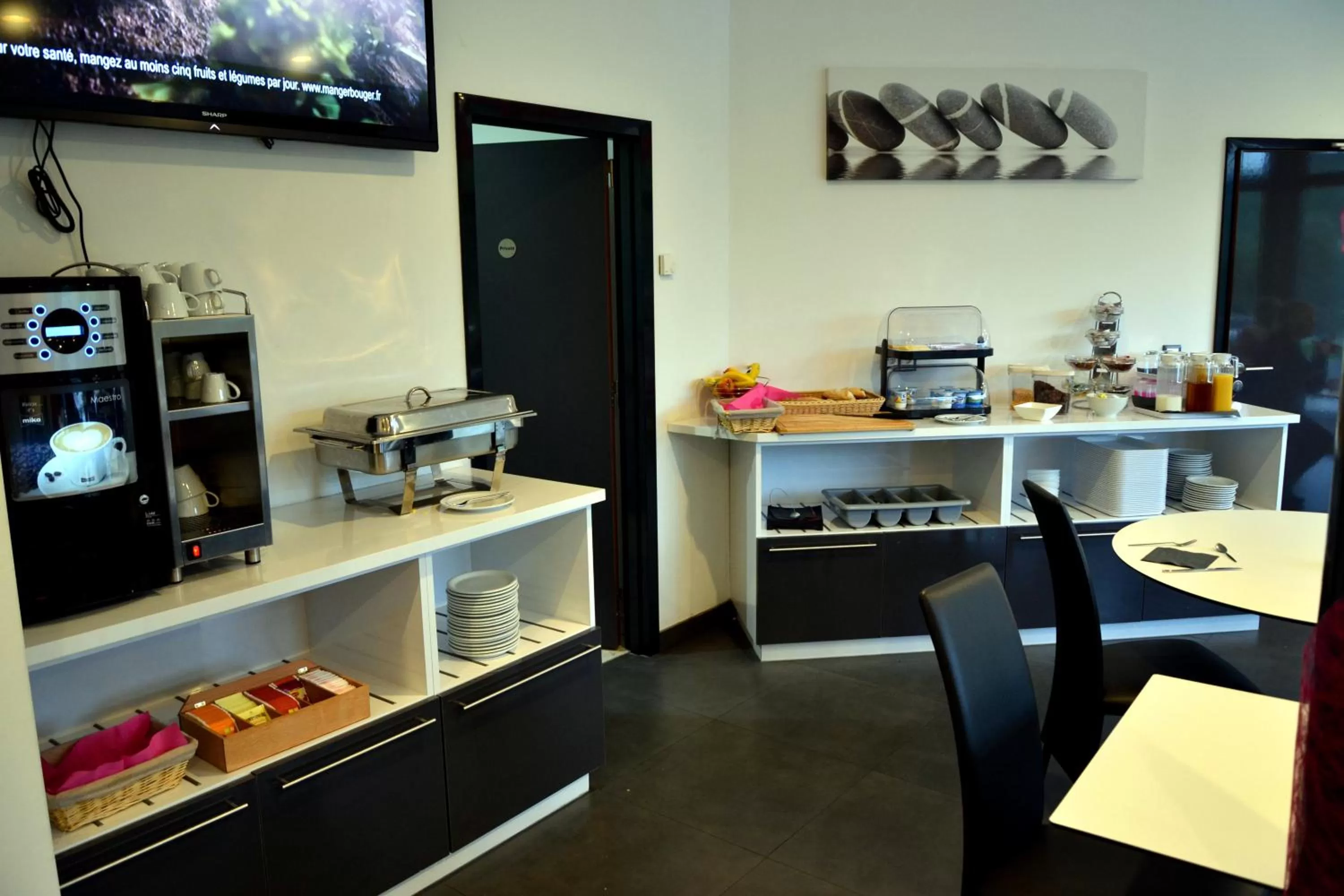 Breakfast, Kitchen/Kitchenette in Hotel Eden Ardenne