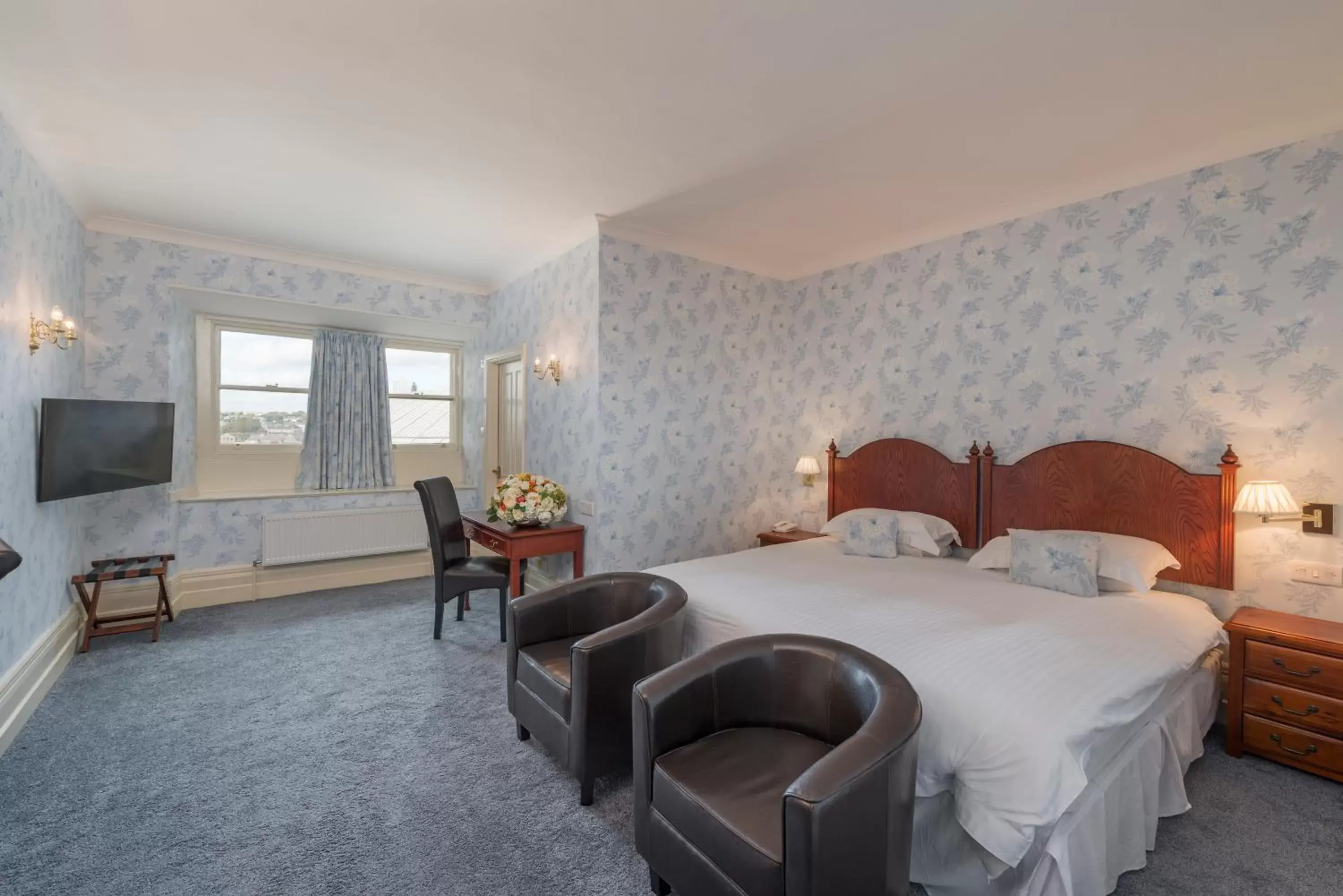 Standard Double Room in Duke Of Cornwall Hotel Standard Double Room in Duke Of Cornwall Hotel