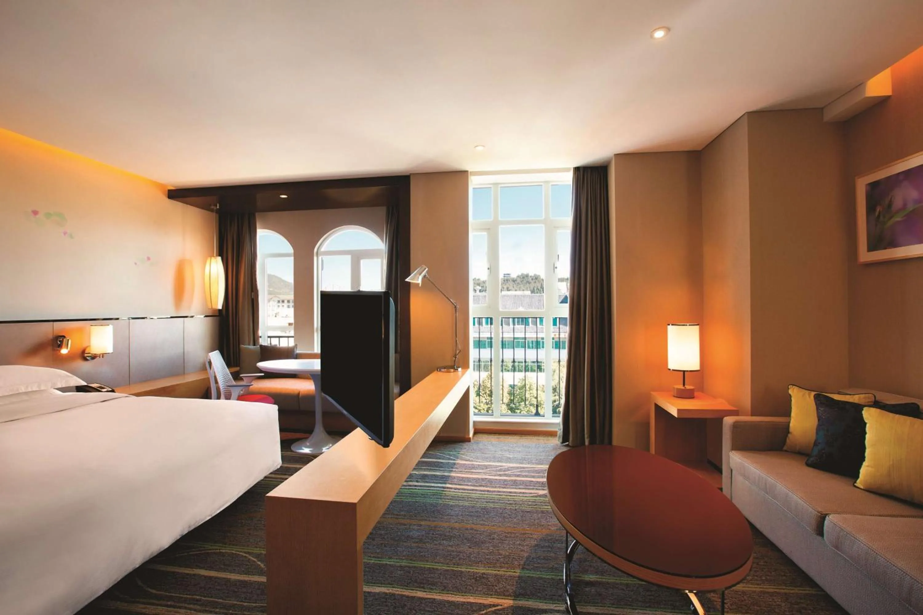 Living room, Bed in Hilton Garden Inn Lijiang