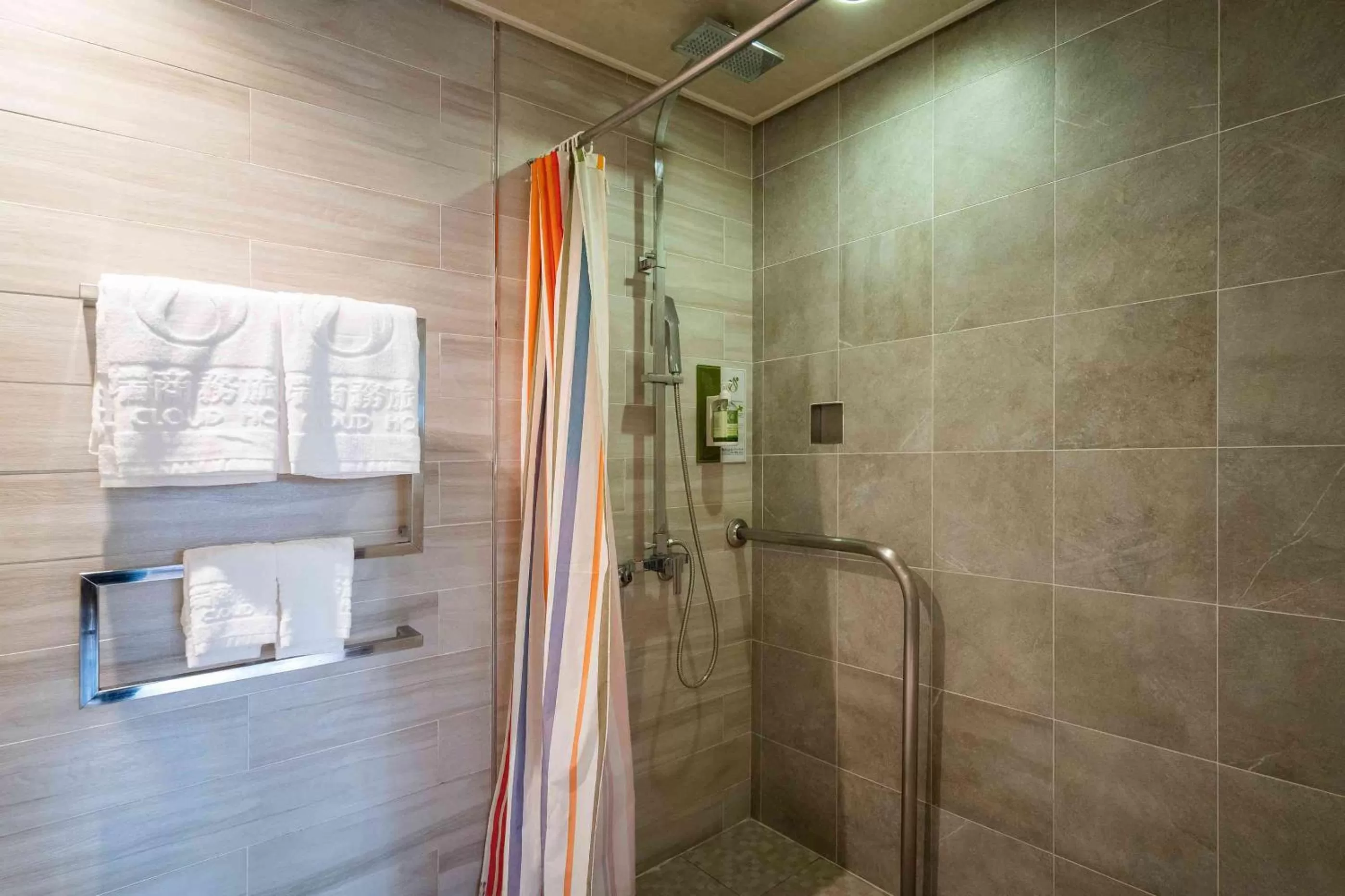 Shower in The Cloud Hotel