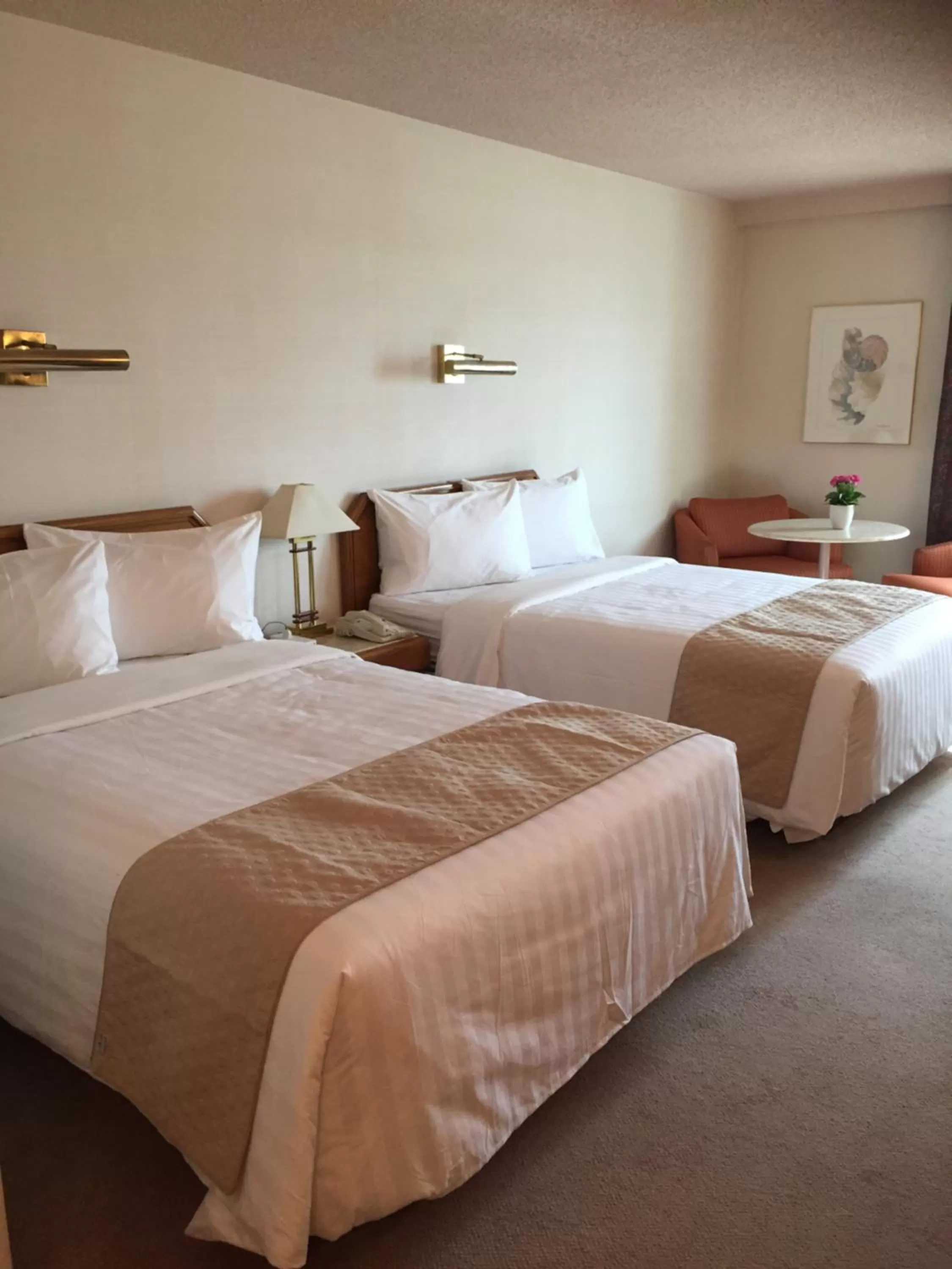 Bed in Hôtels Gouverneur Montréal - Île Charron