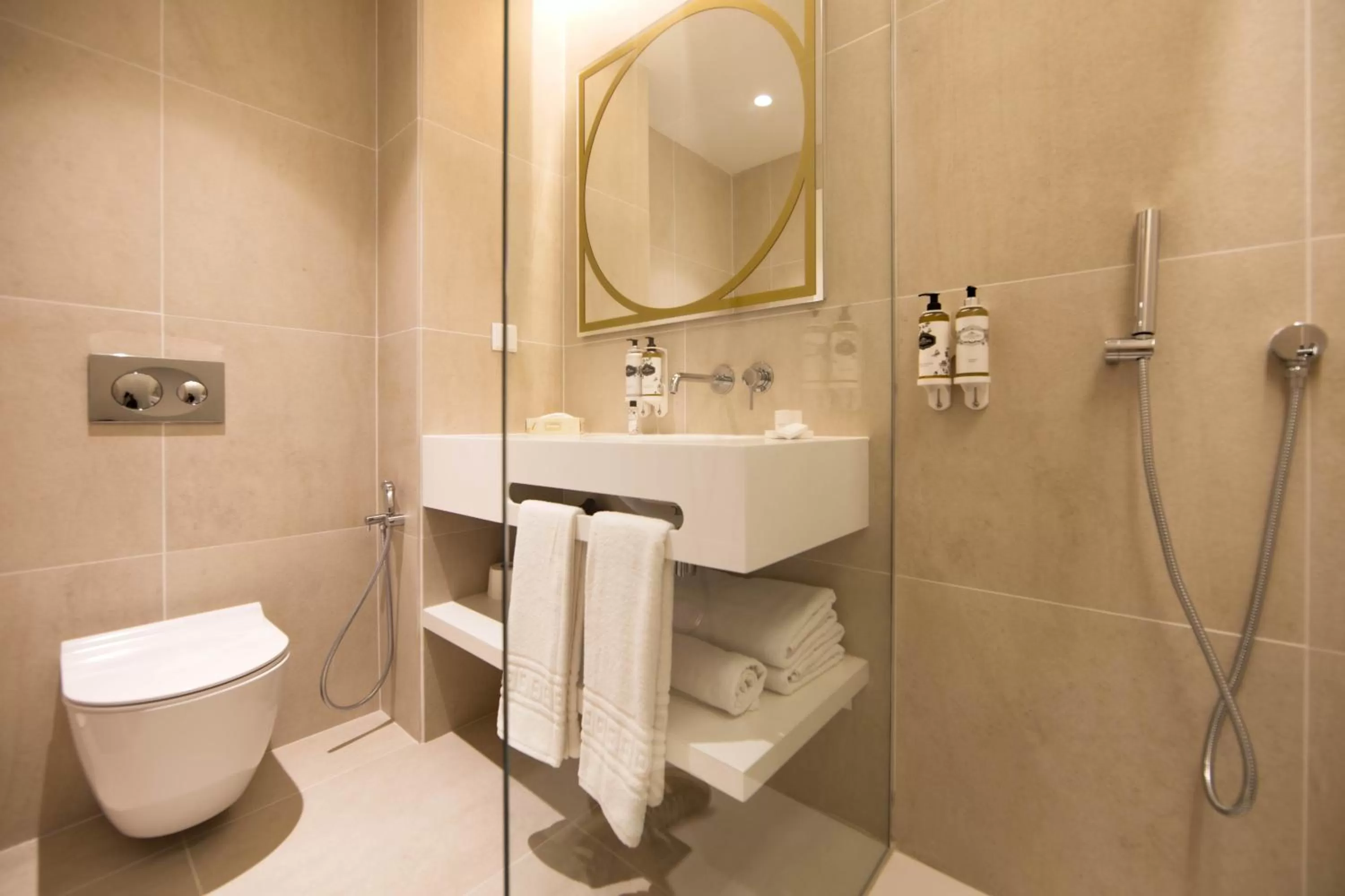 Toilet in Sines Sea View Business & Leisure Hotel
