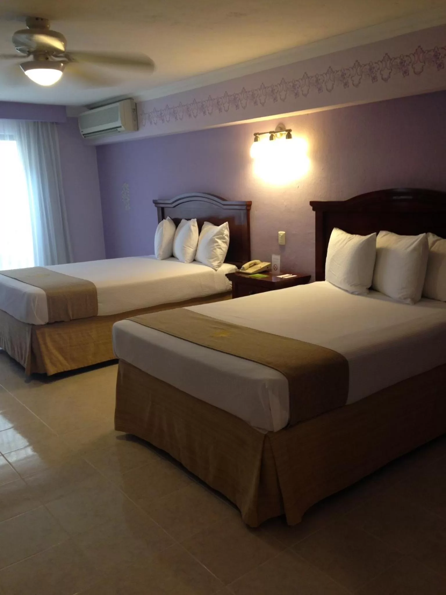 Bed in Hotel Plaza Colonial