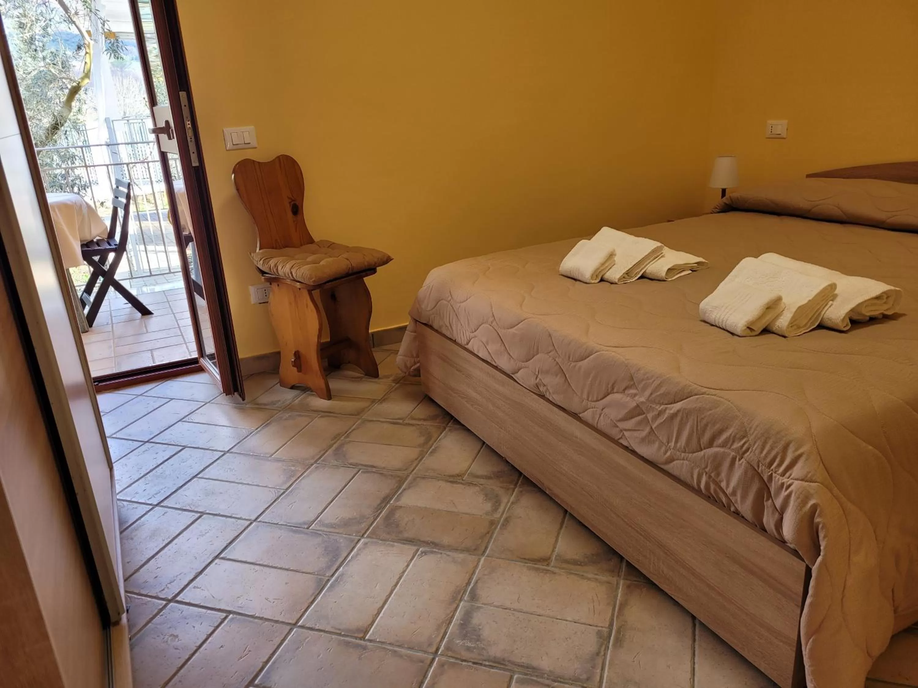 Alloggio turistico Magnifico Alessandro Valle Bernardo 04025 Lenola nei pressi di Fondi LT