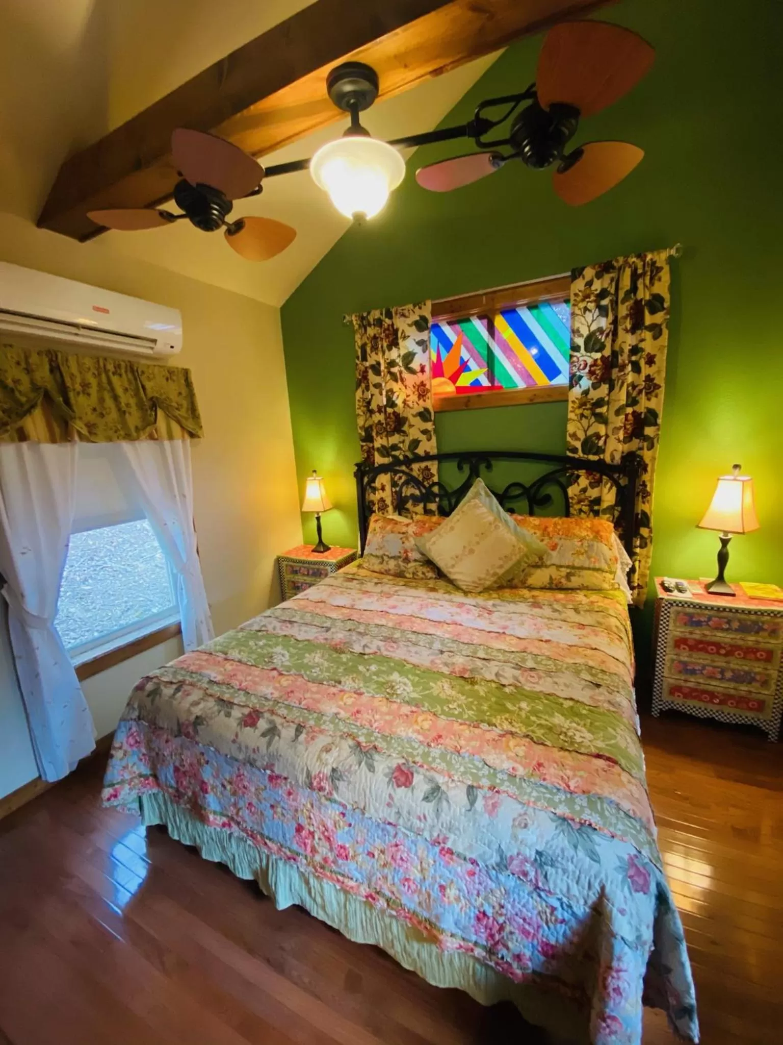 Bedroom, Bed in All Seasons Treehouse Village