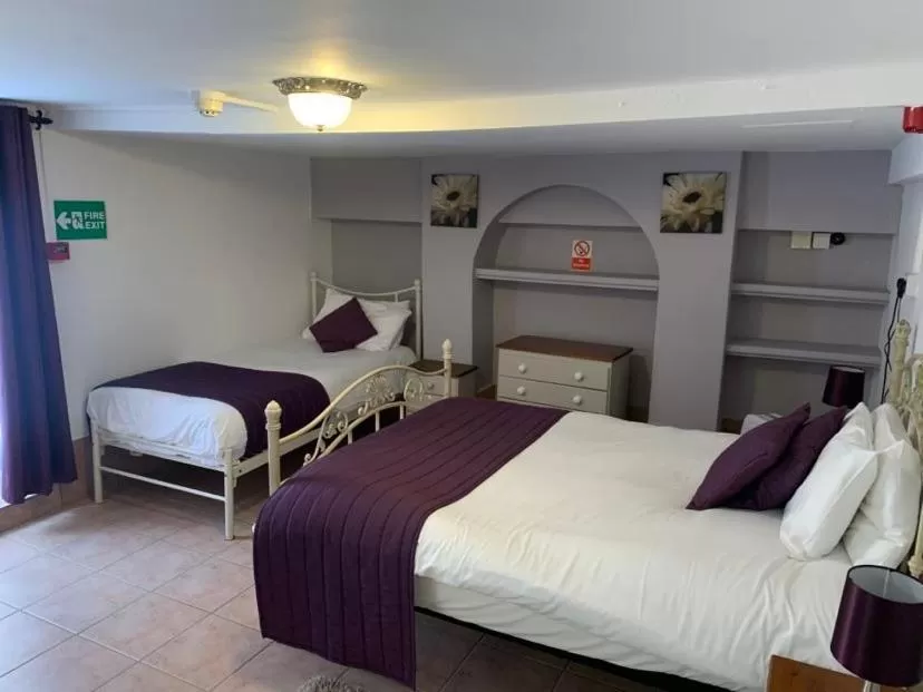 Bed in Abbots Mead Hotel