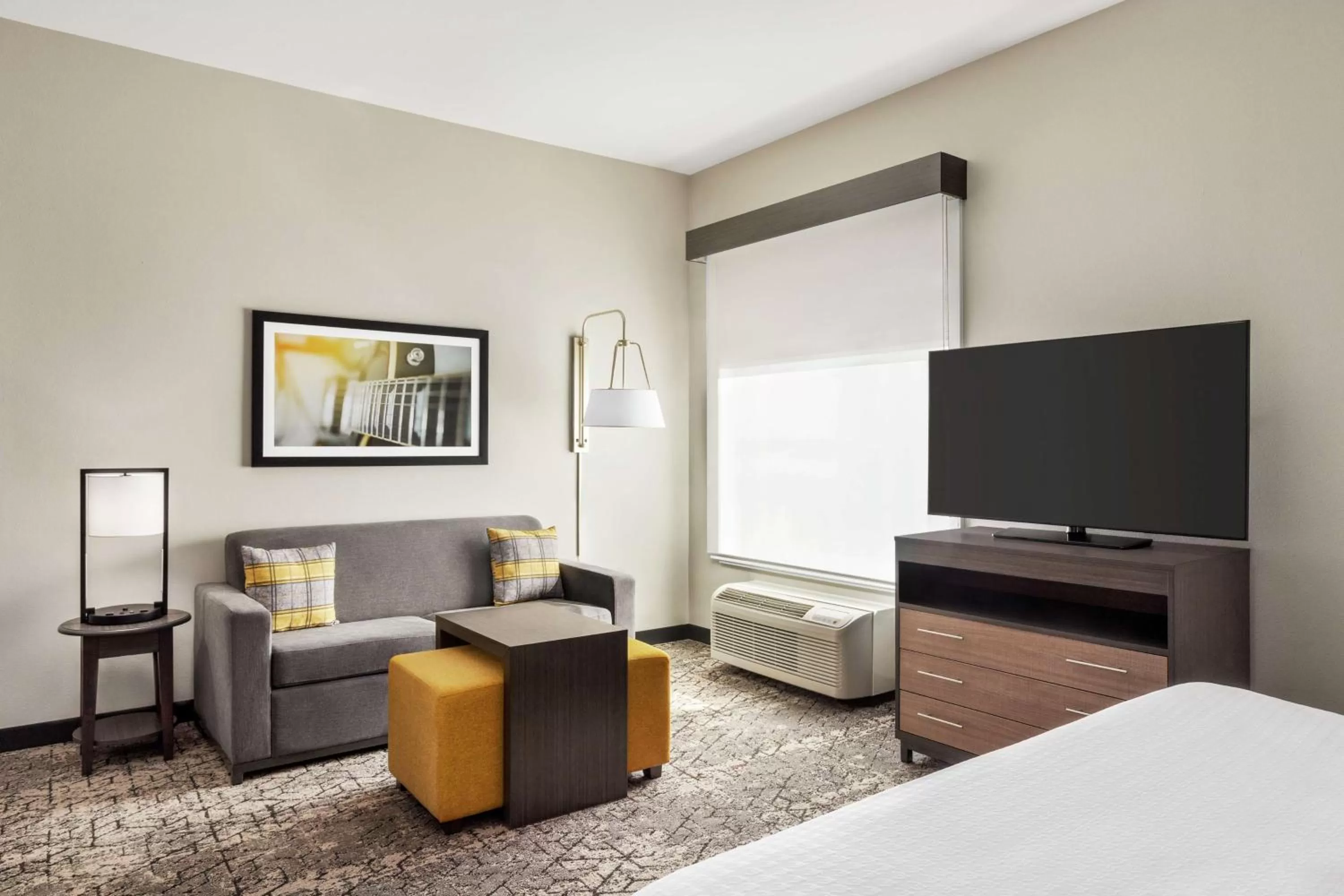 Living room, Bed in Homewood Suites By Hilton Springfield Medical District