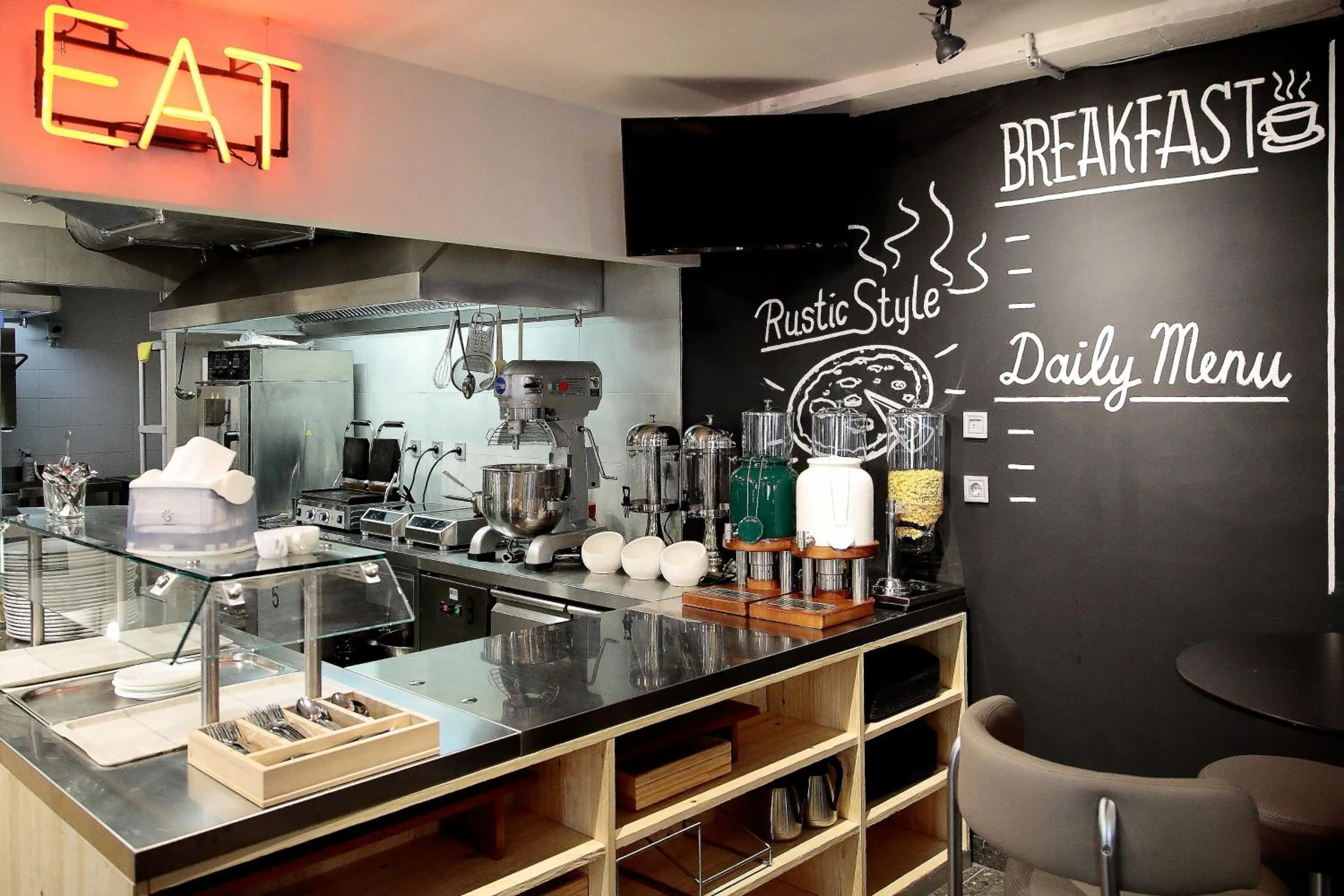 Restaurant/places to eat in Maverick Central Market