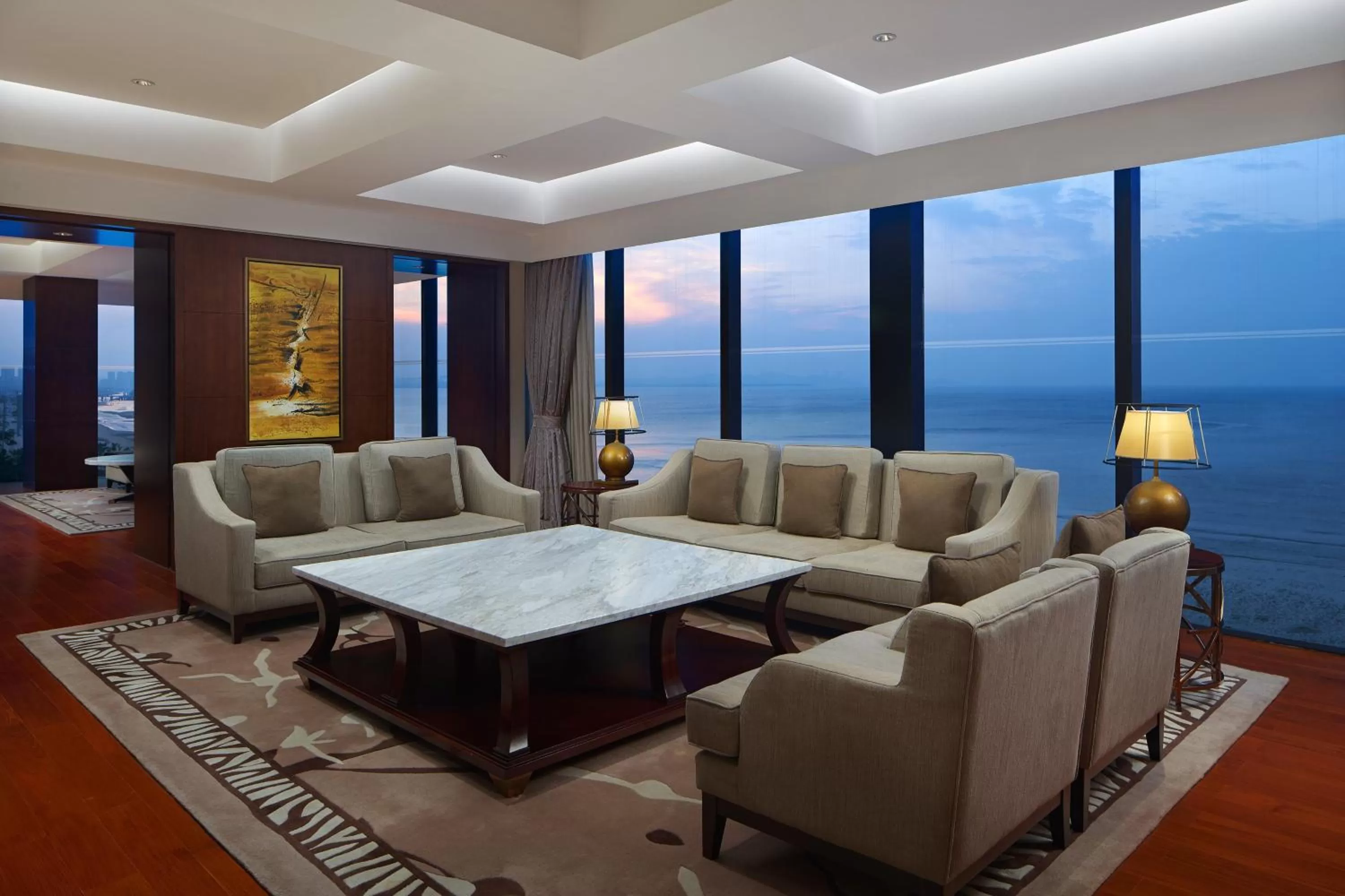 Living room in Sheraton Yantai Golden Beach Resort