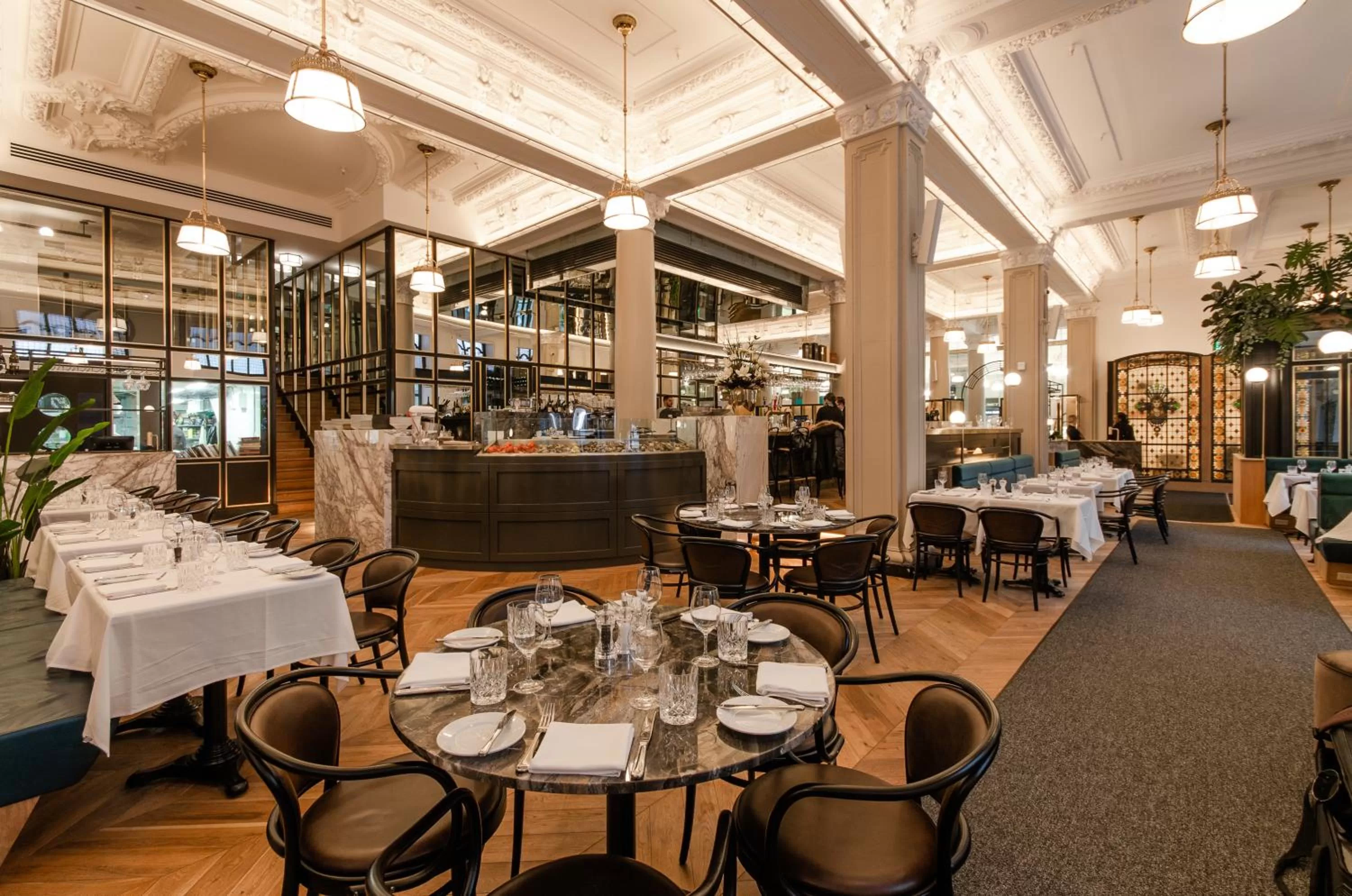 Restaurant/places to eat in Hôtel Birks Montréal