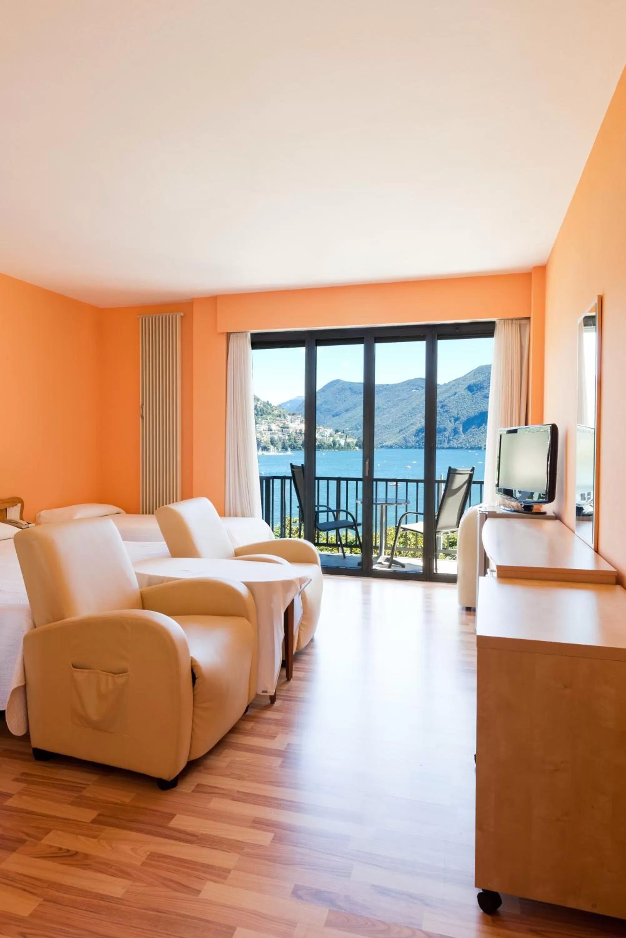 Bed in Swiss Lodge Nassa Garni