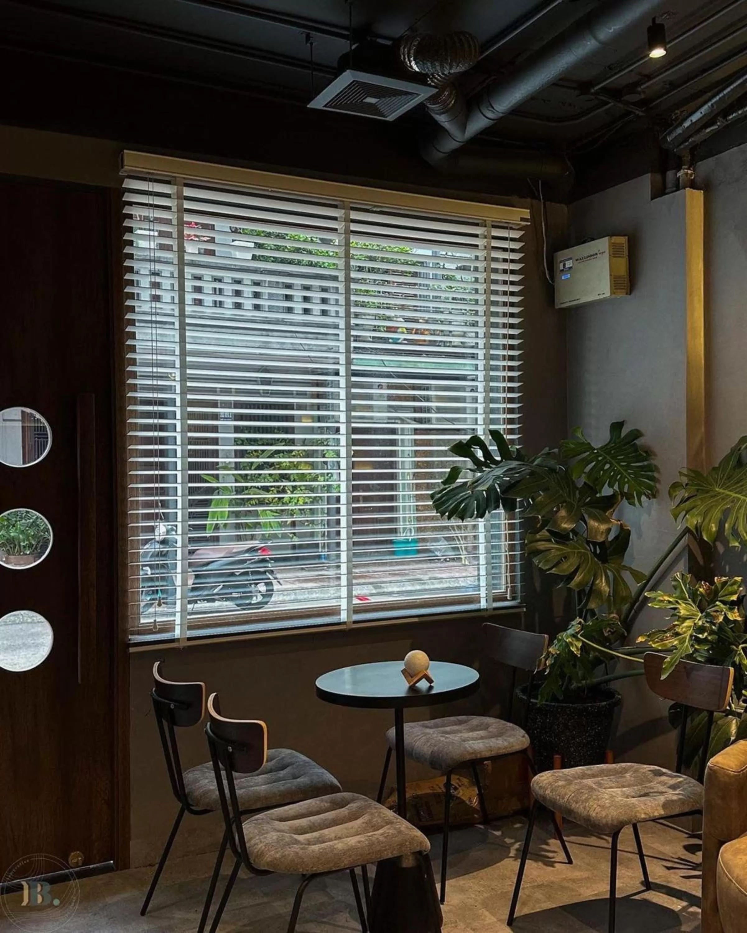 On site in Lux Westlake Studio