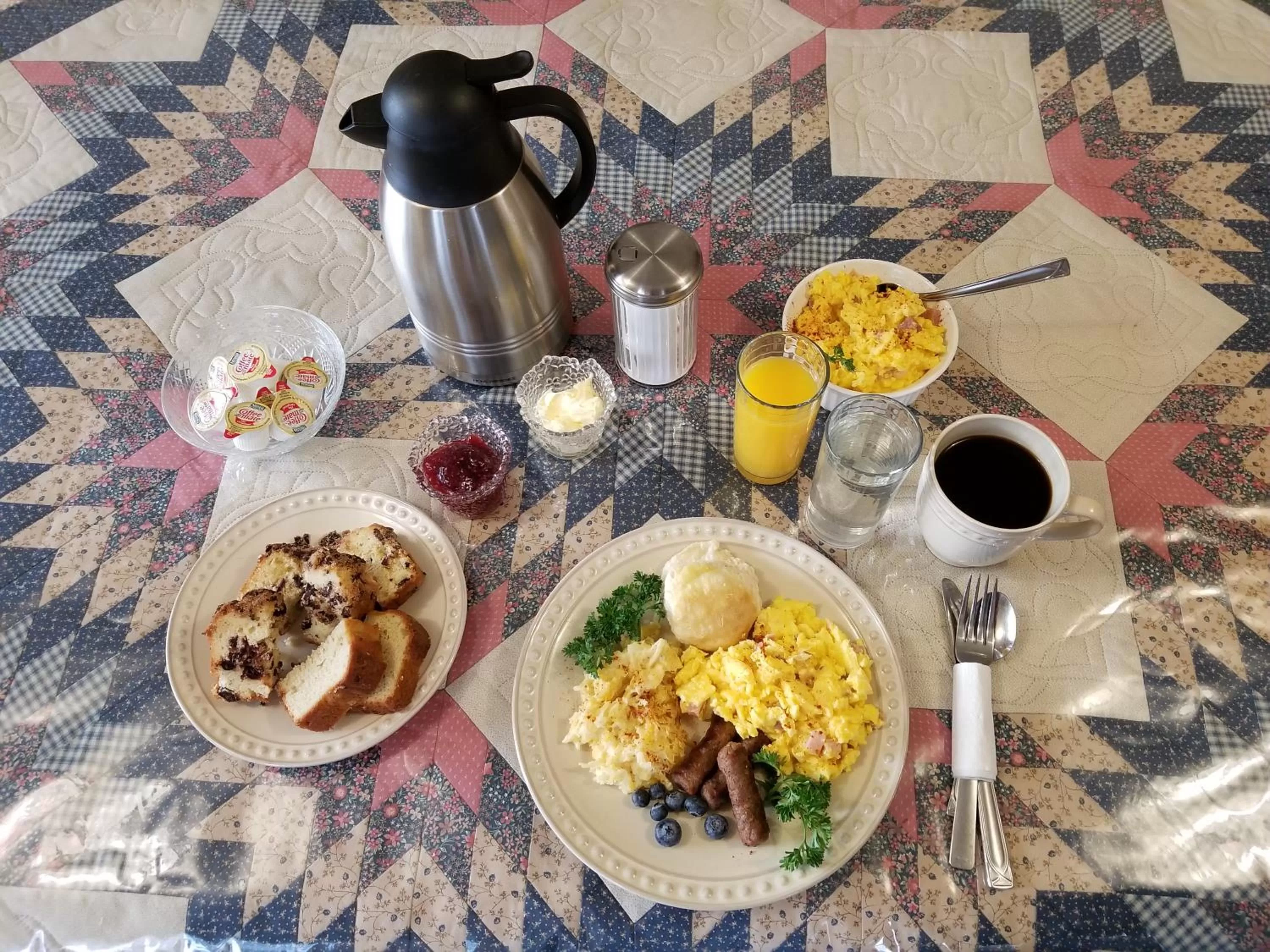 American breakfast in Alaska's Lake Lucille Bed & Breakfast