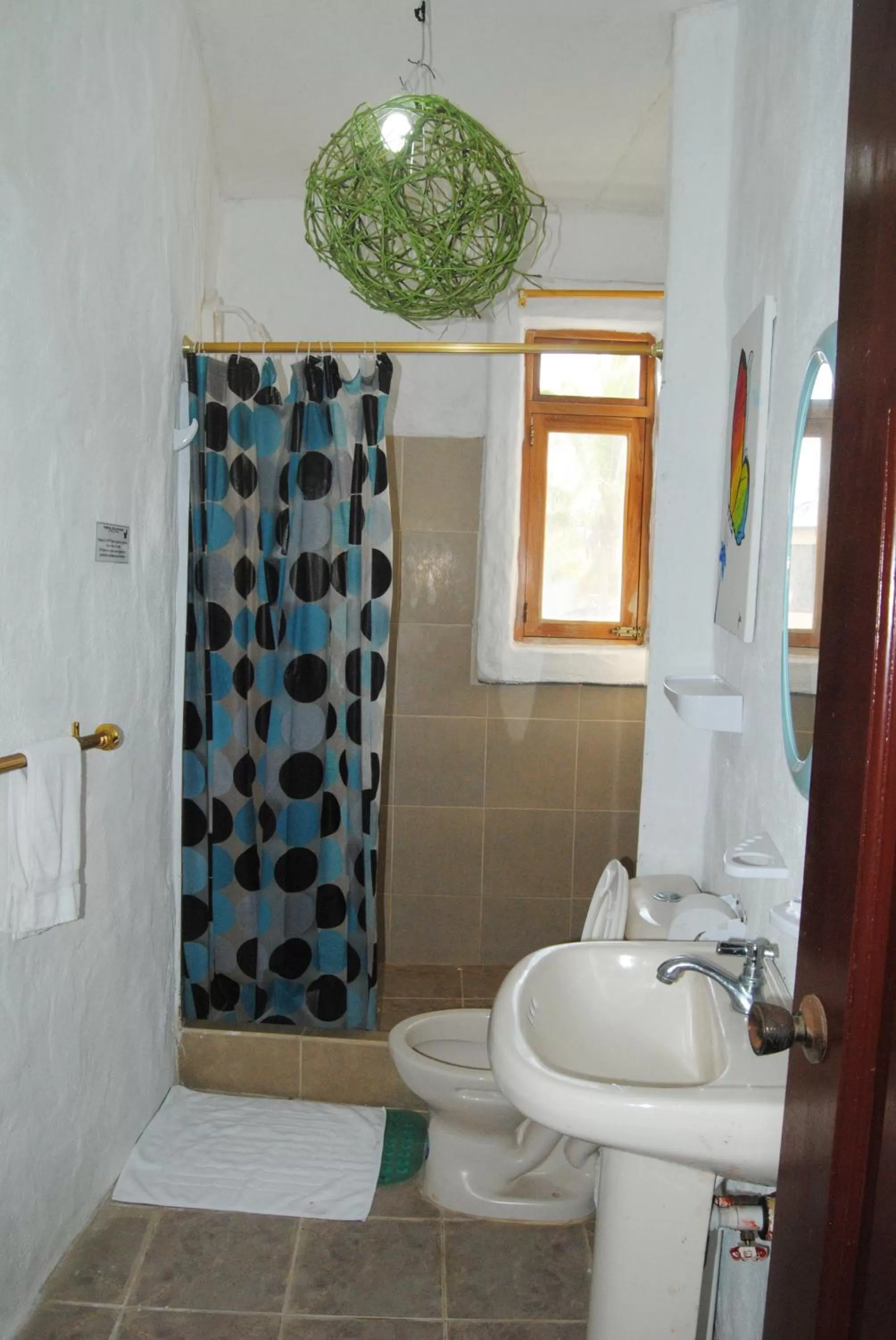 Bathroom in Hostal Galapagos by Bar de Beto