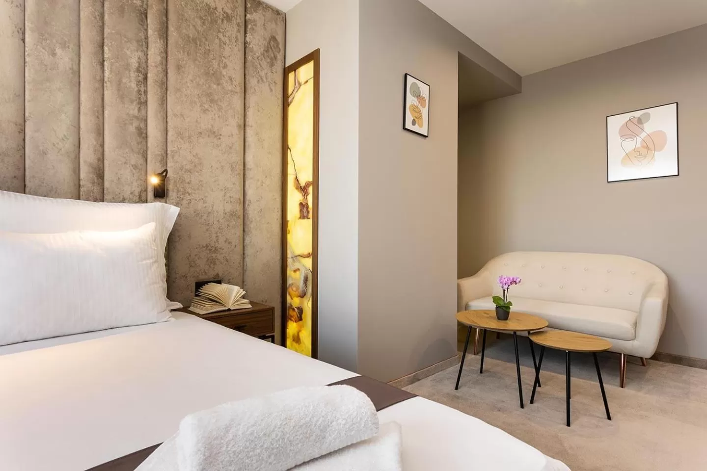 Photo of the whole room, Bed in Abrazo Sofia Hotel by HMG