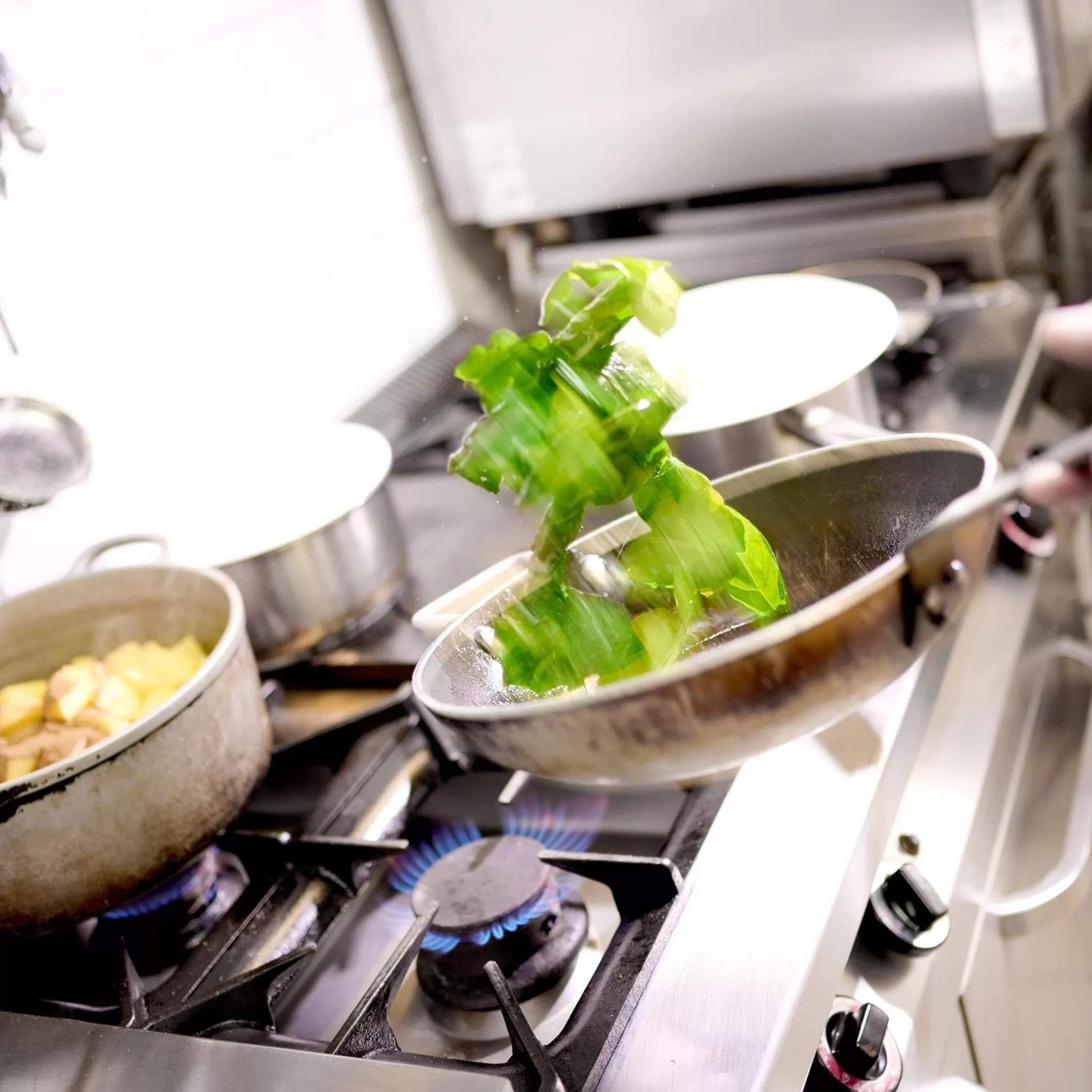 Restaurant/places to eat in The Originals Boutique, Hôtel La Colonne de Bronze, Saint-Valéry-sur-Somme