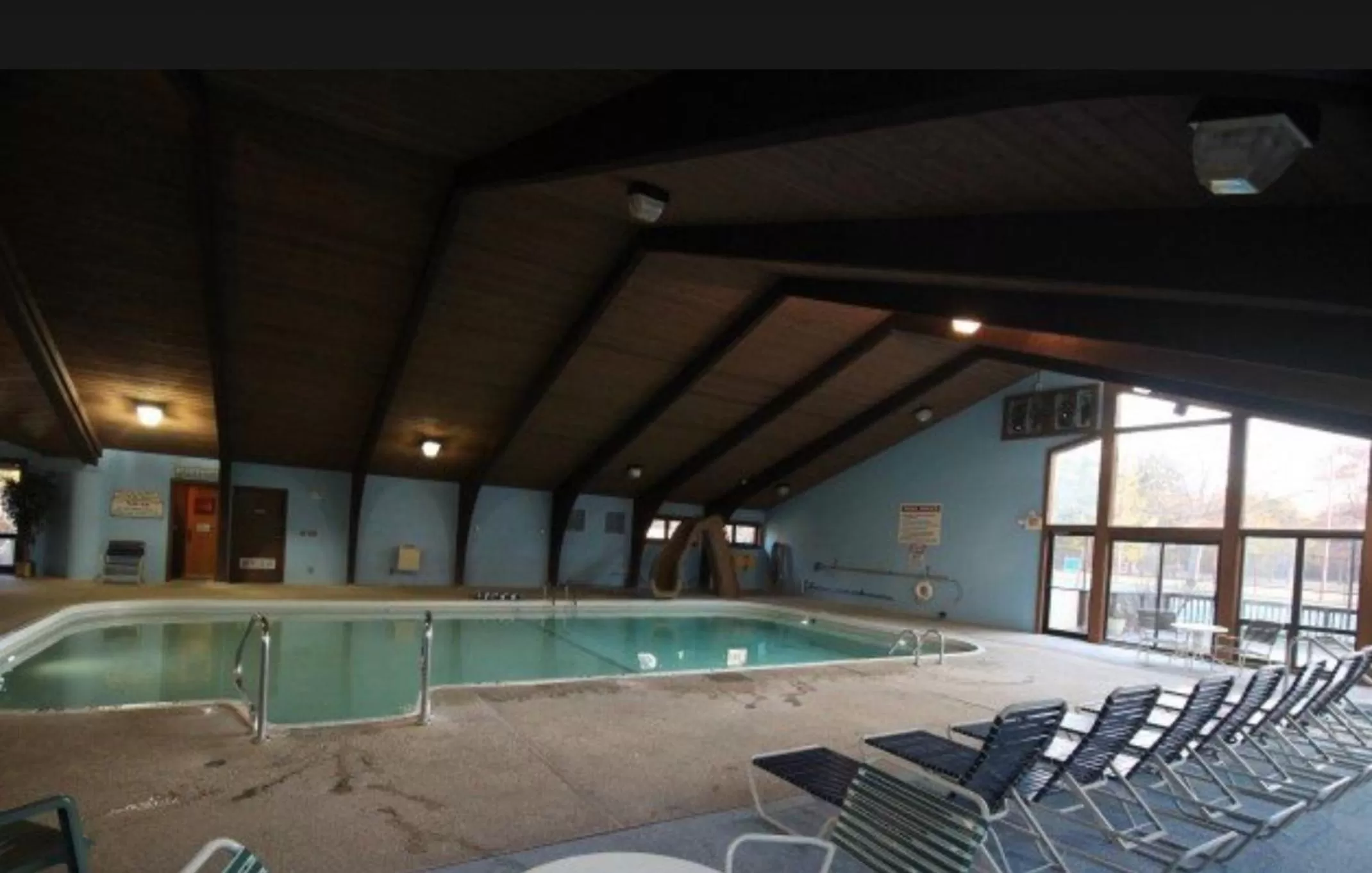 Swimming Pool in LOJ BNB