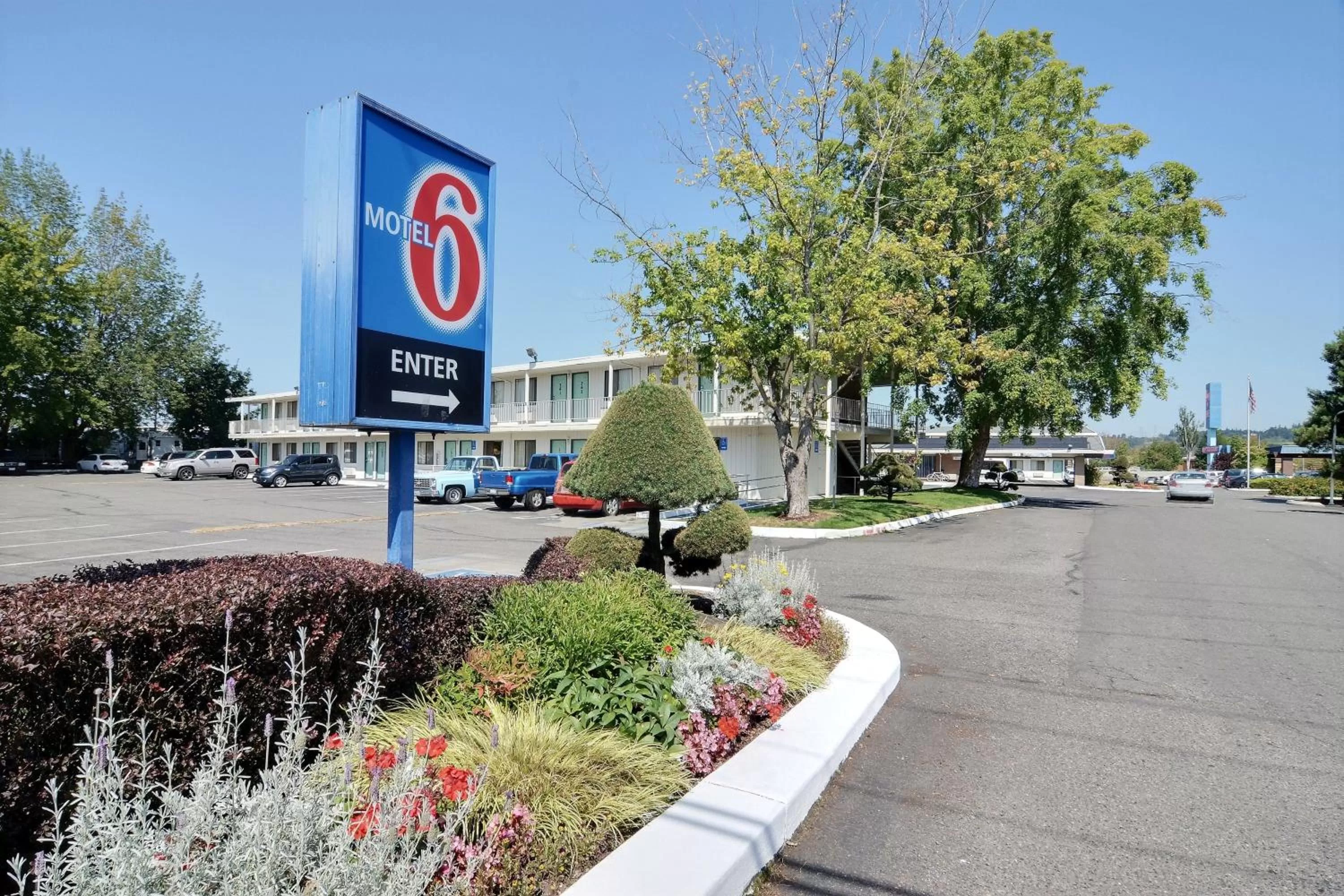 Facade/entrance in Motel 6-Tacoma, WA - Fife