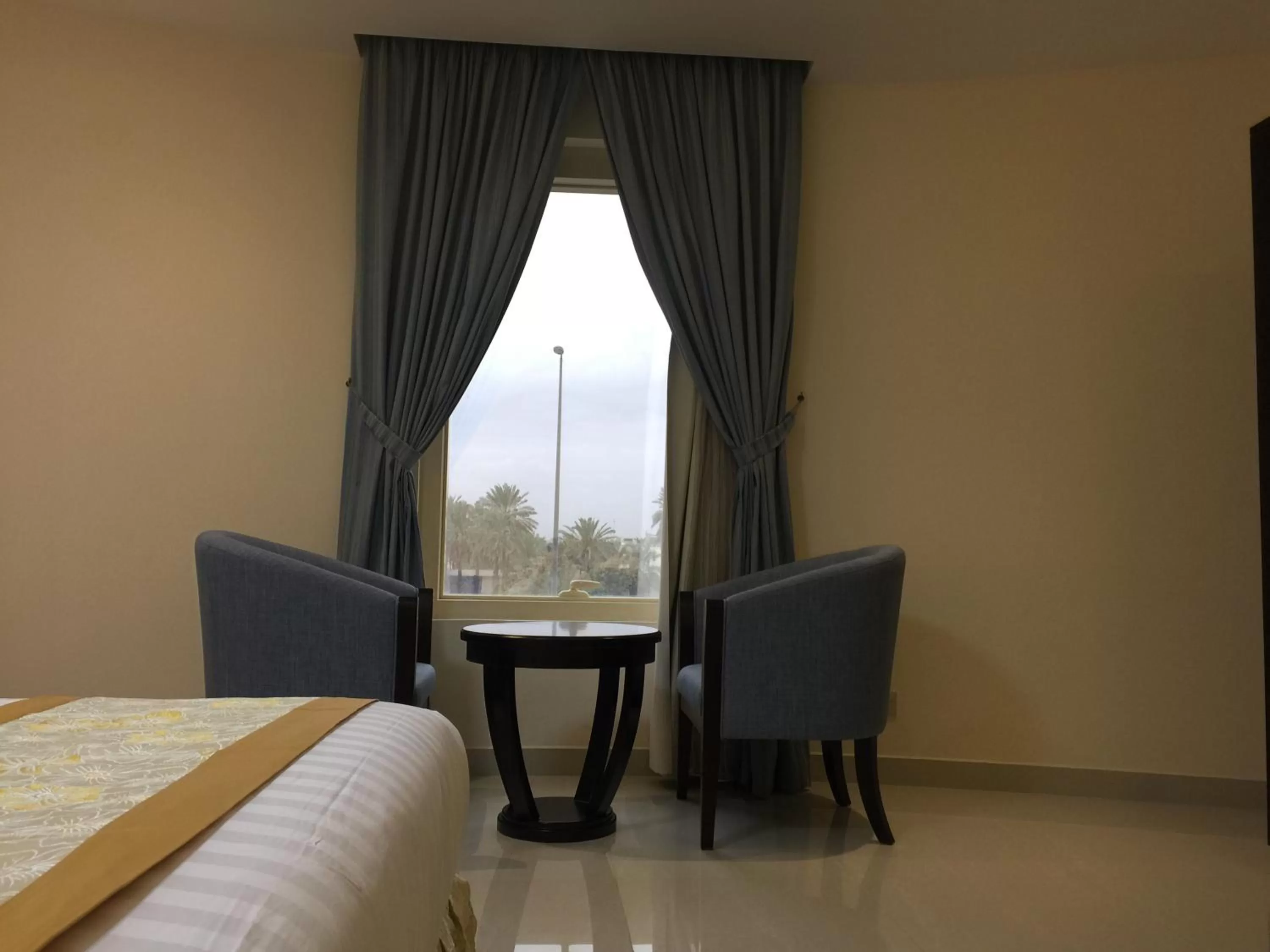 City view, Bed in Arjaan Altakhassusi Hotel Suites