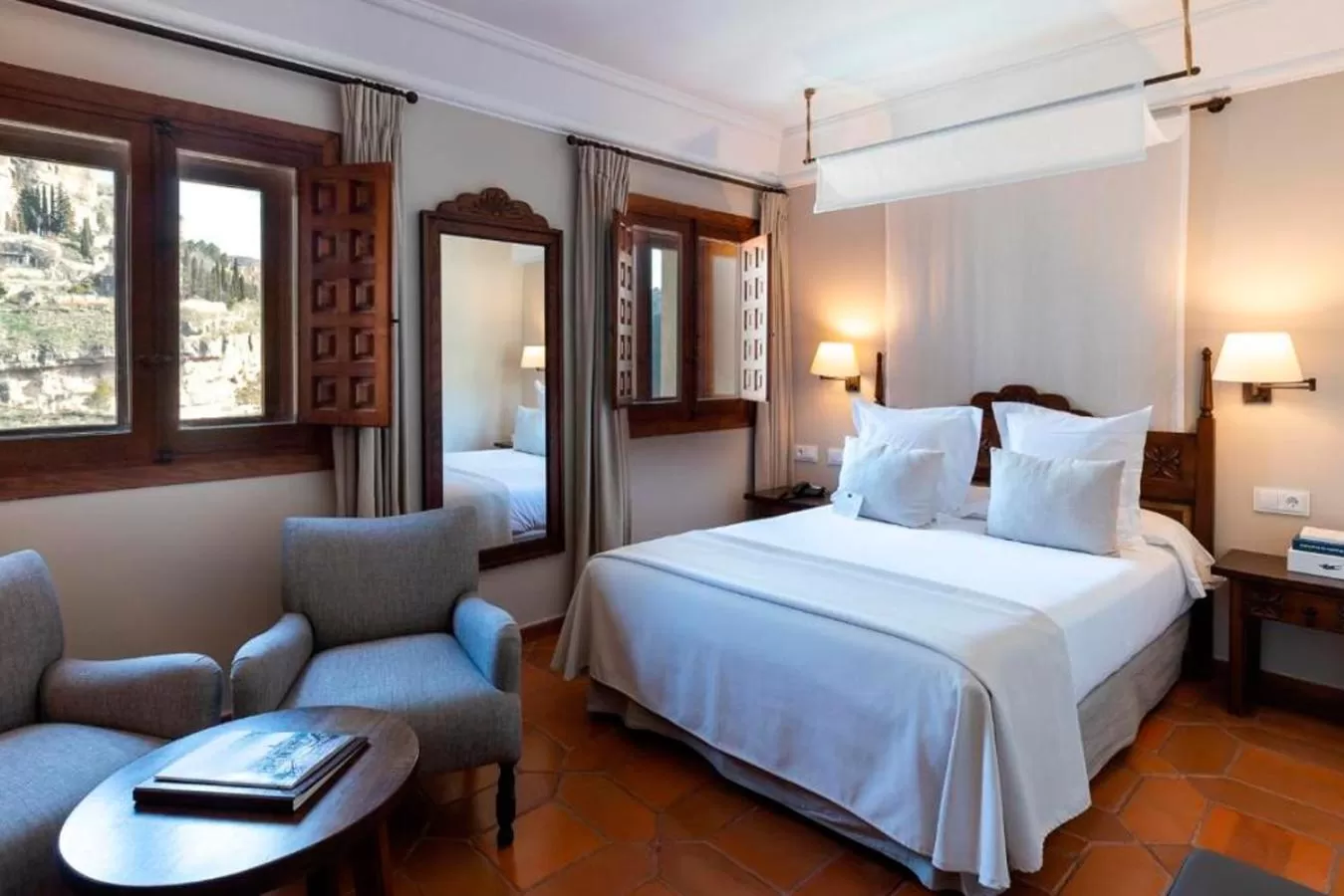 Photo of the whole room, Bed in Parador de Cuenca