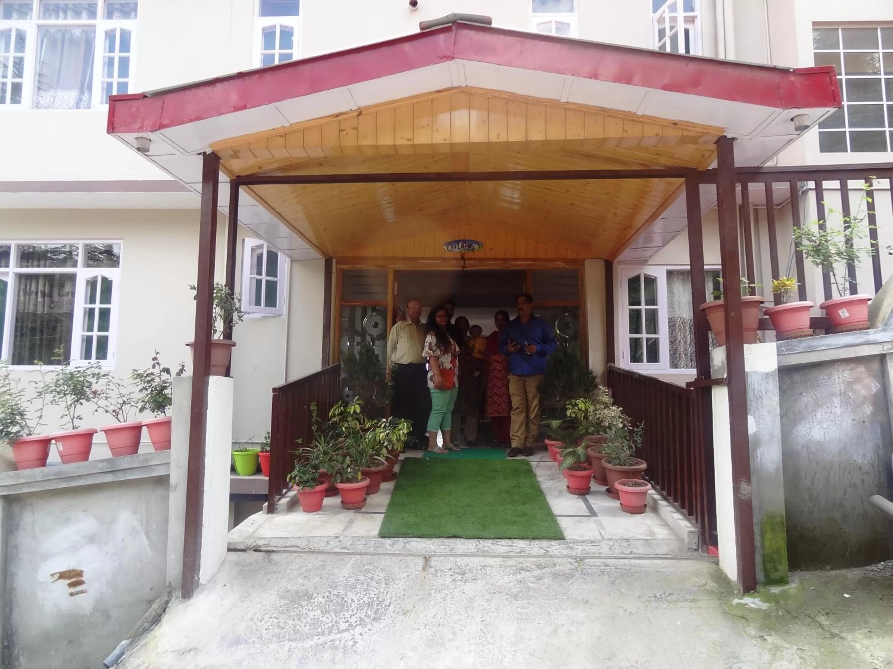 Family in Sai Cottage Shimla