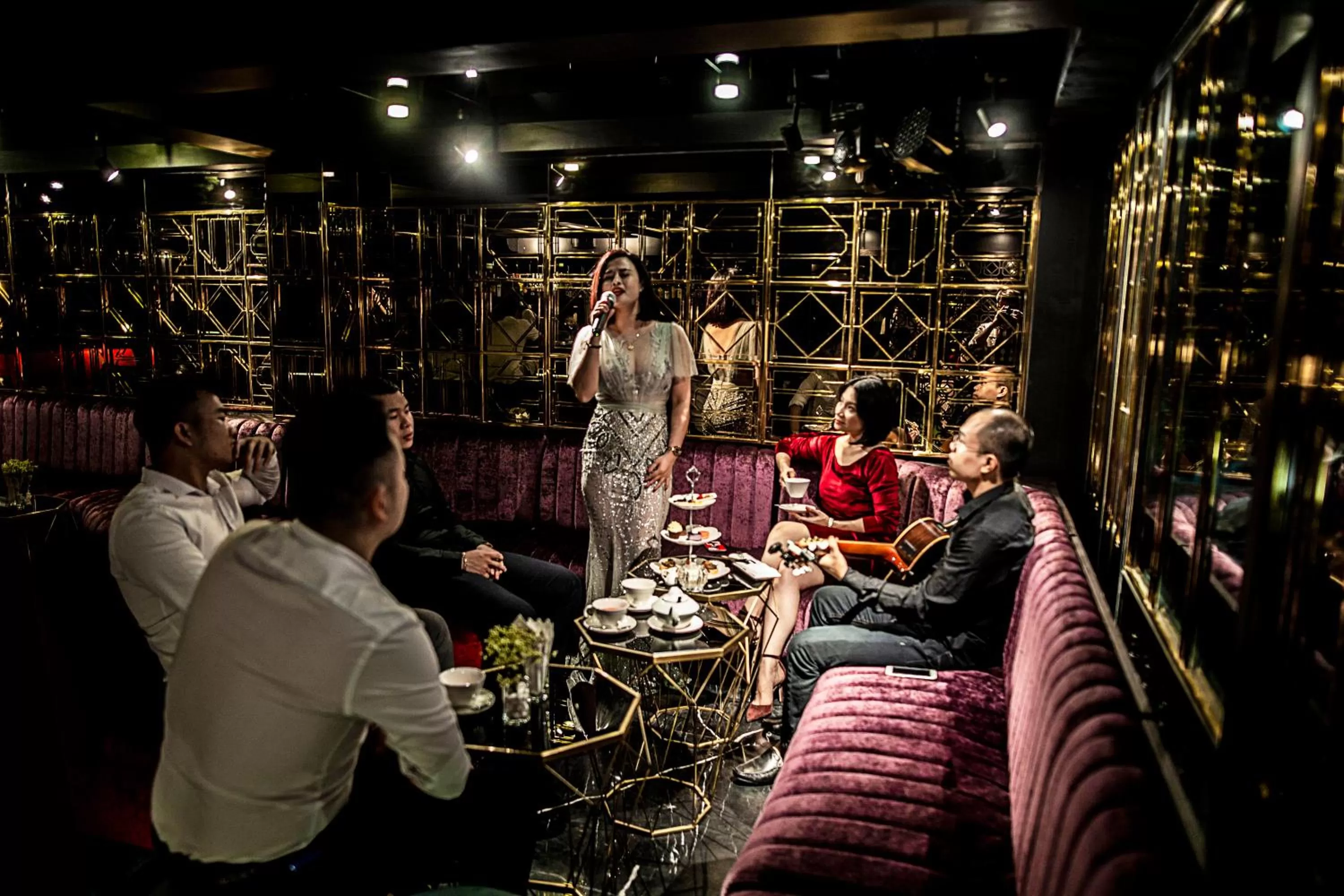 Lounge or bar in The Chi Boutique Hotel