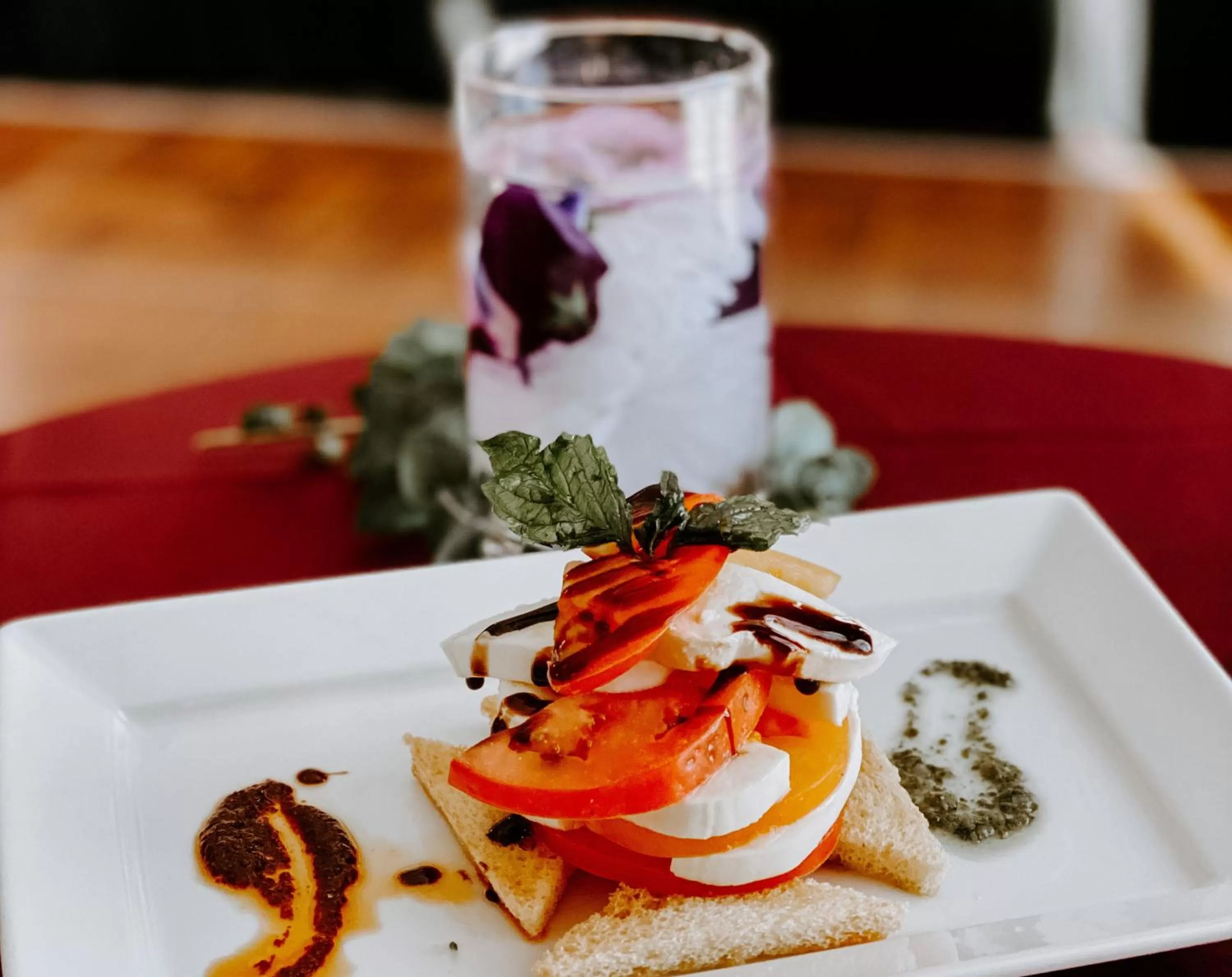 Restaurant/places to eat in Crowne Plaza Chicago SW - Burr Ridge by IHG