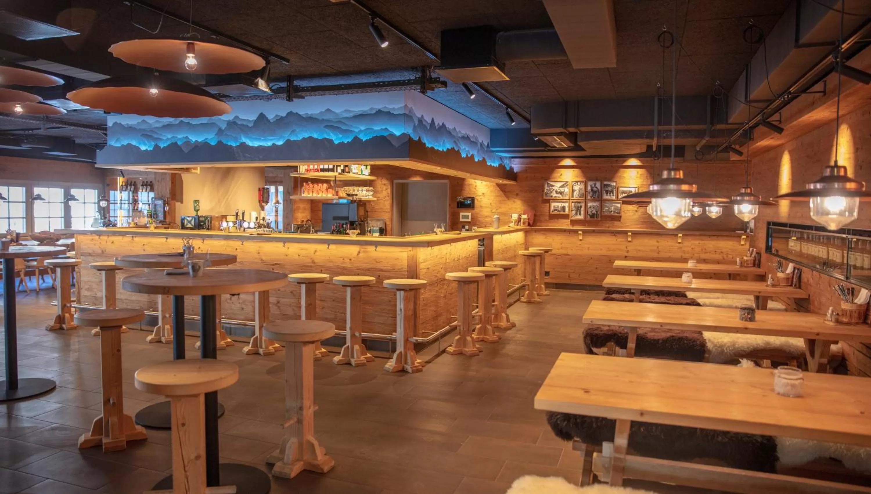 Restaurant/places to eat in Hotel Parsenn