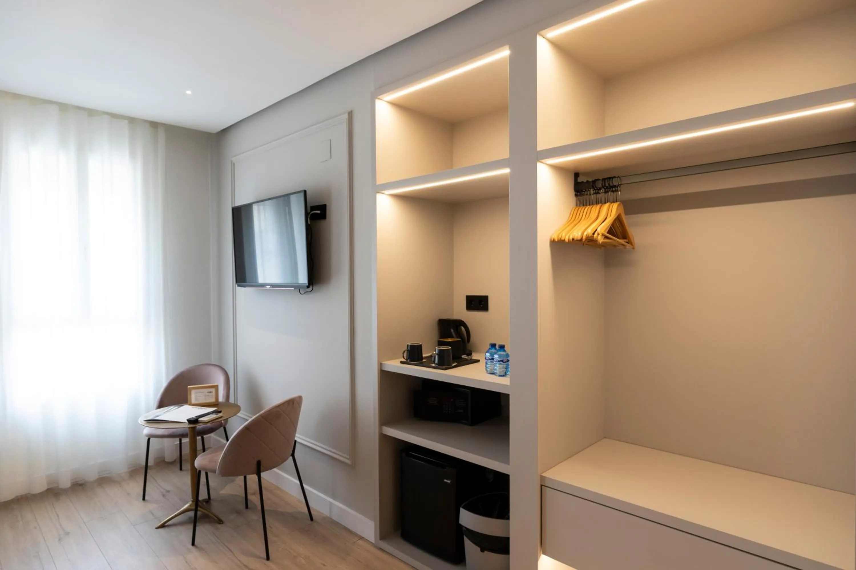 TV and multimedia in YOU & CO. J. Botánico Boutique