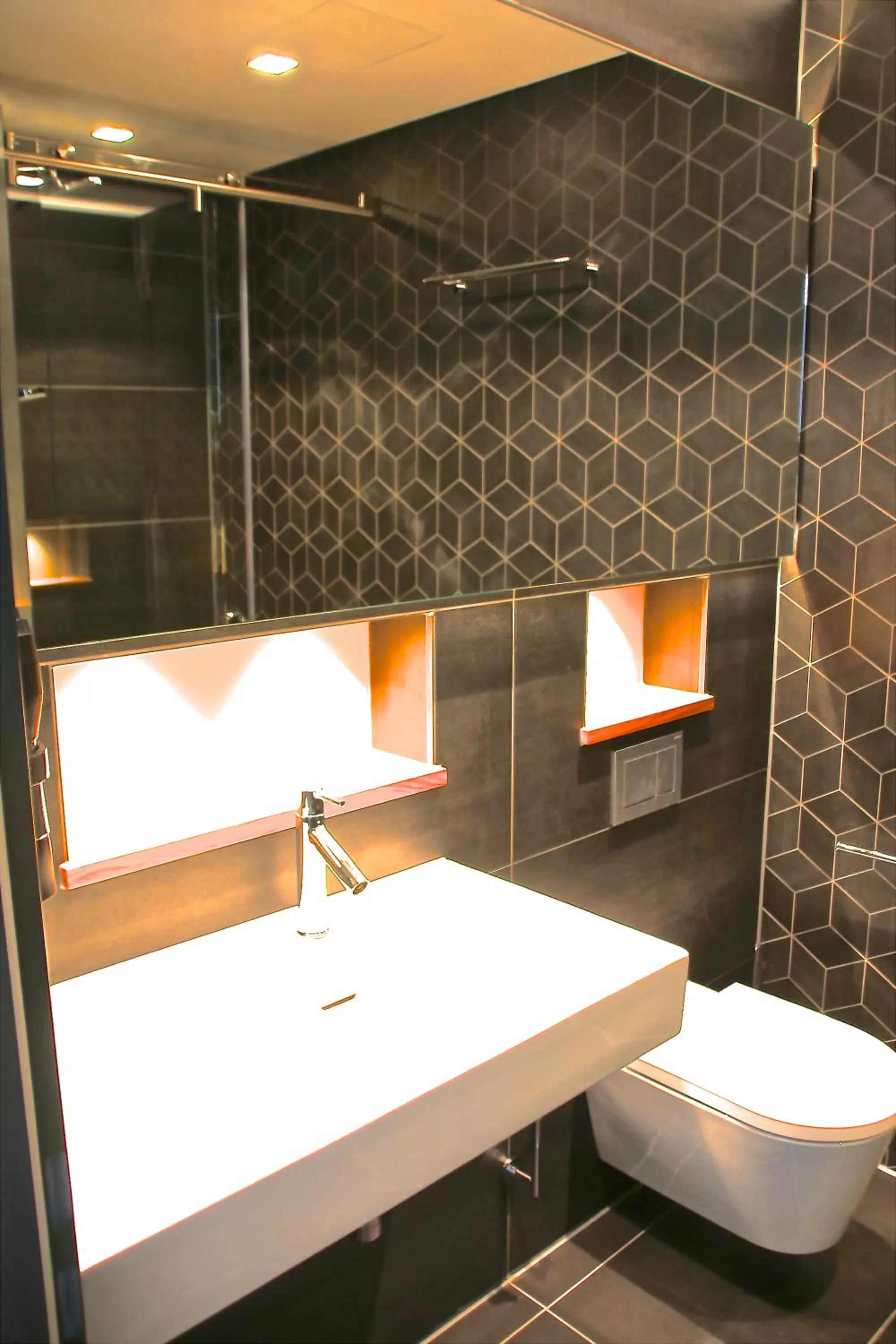 Bathroom in Hotel im LESKANPark