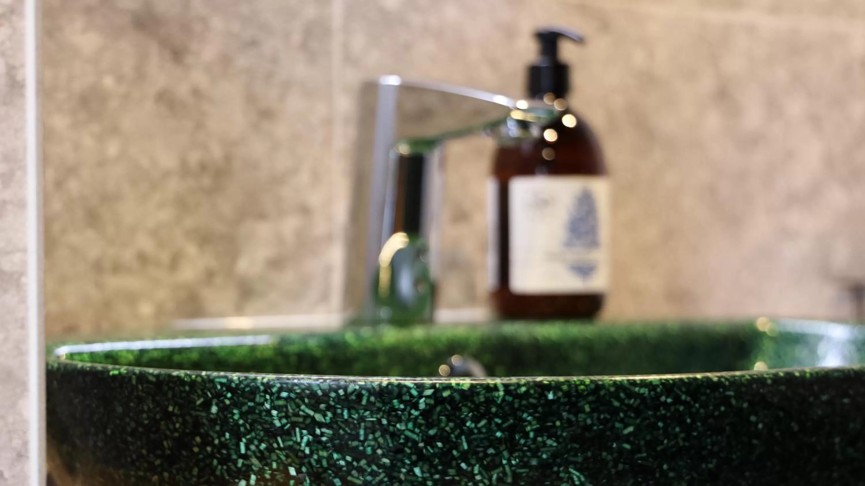 Haltia Lake Lodge nature boutique hotel & glamping