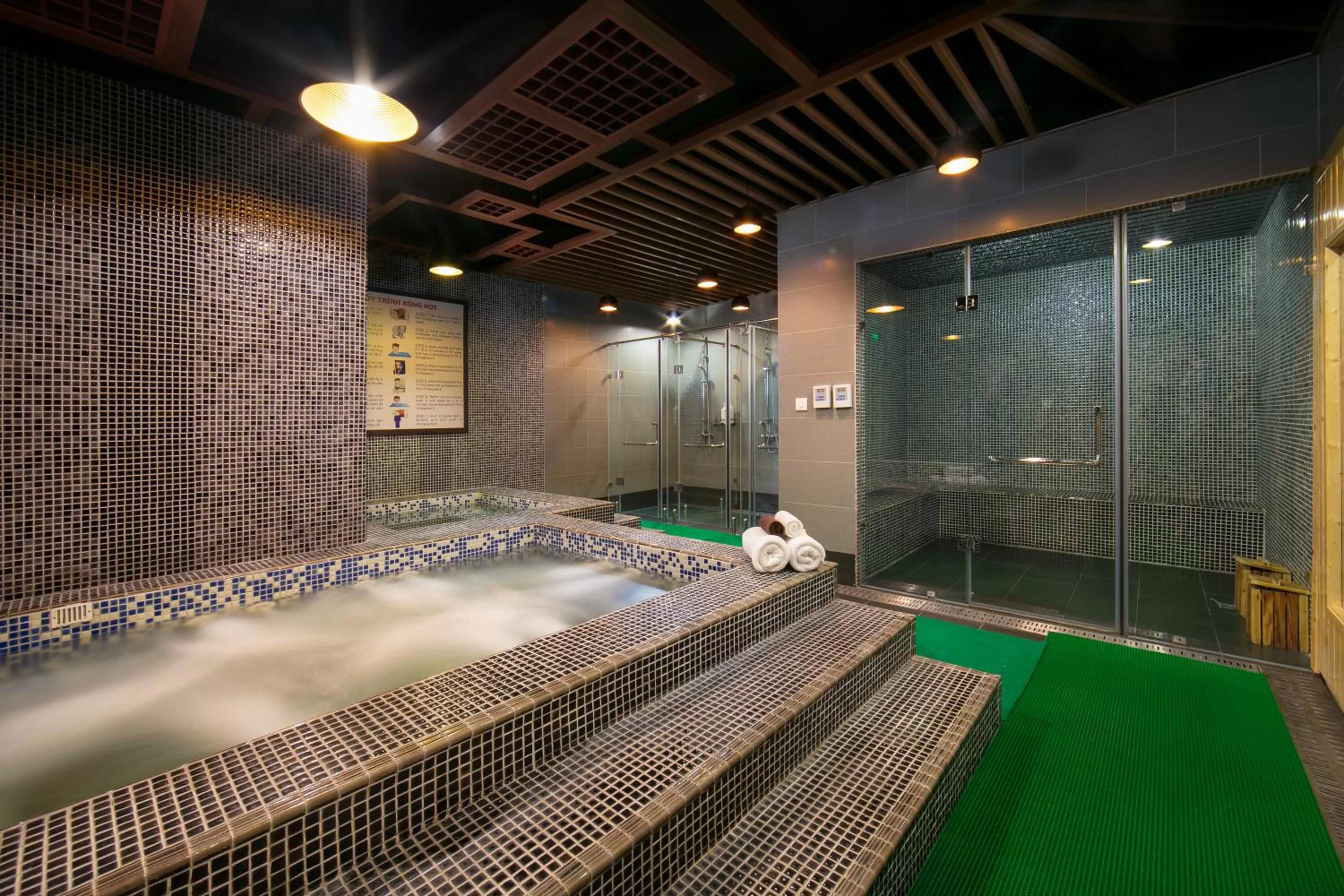 Hot Tub in Grandiose Hotel & Spa