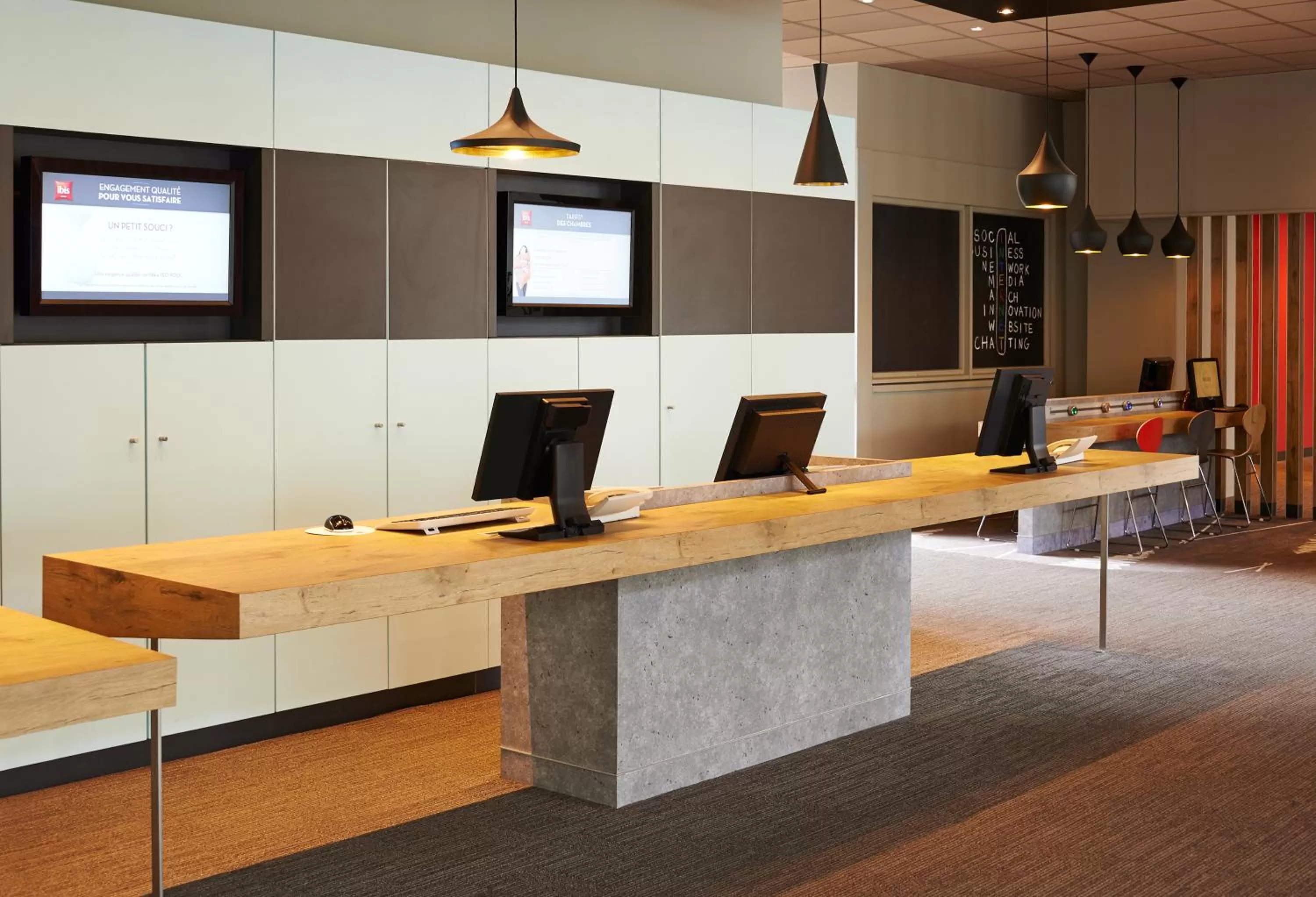 Lobby or reception in ibis Strasbourg Centre Historique